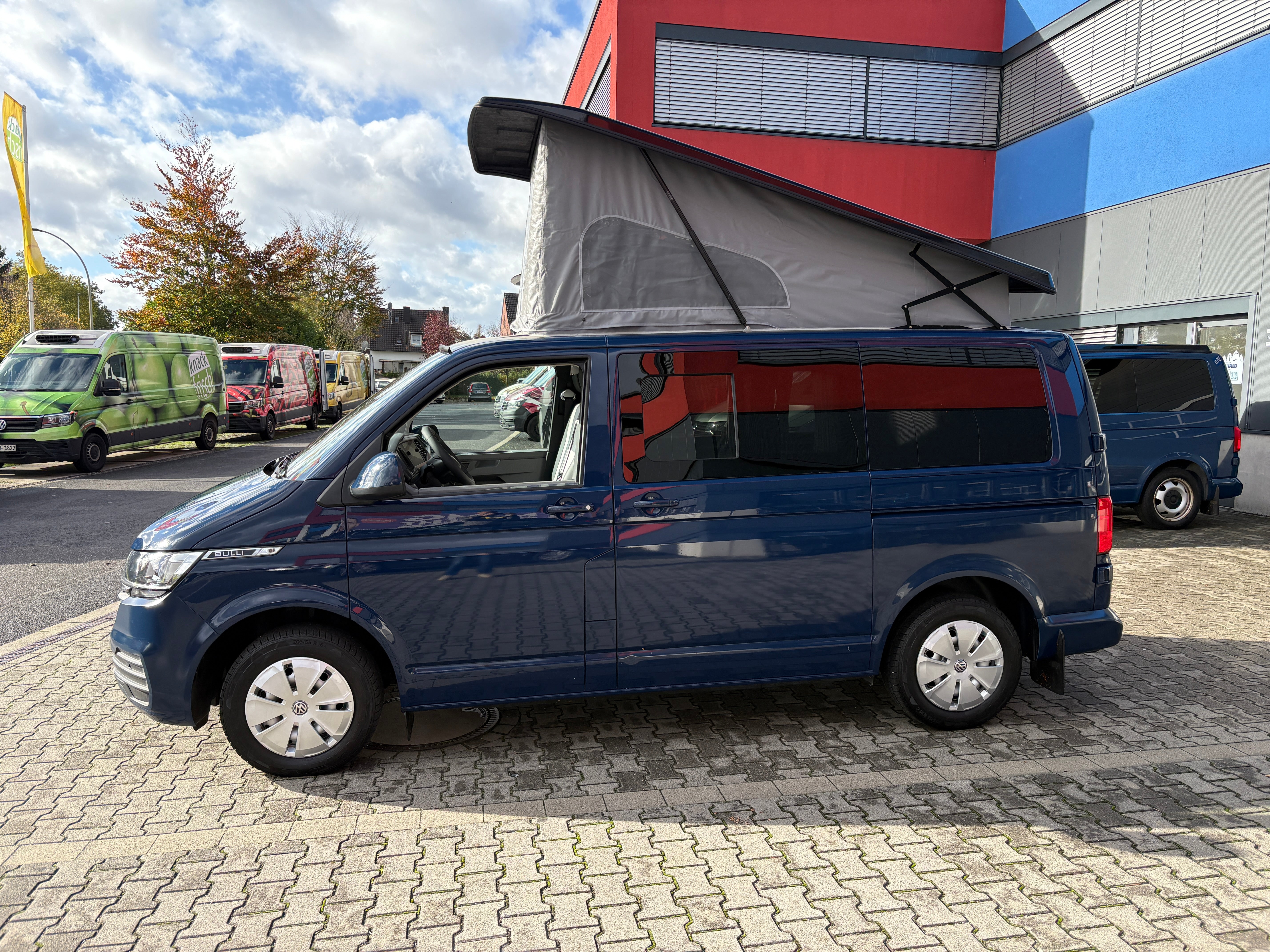 Volkswagen T6.1 Camper 2.0 TDI 110PS unfallfrei | Wohnmobil mit Hubdach Schlafdach, PDC, Navi, Rückfahrkamera | Campervan Umbau 5 Sitzer