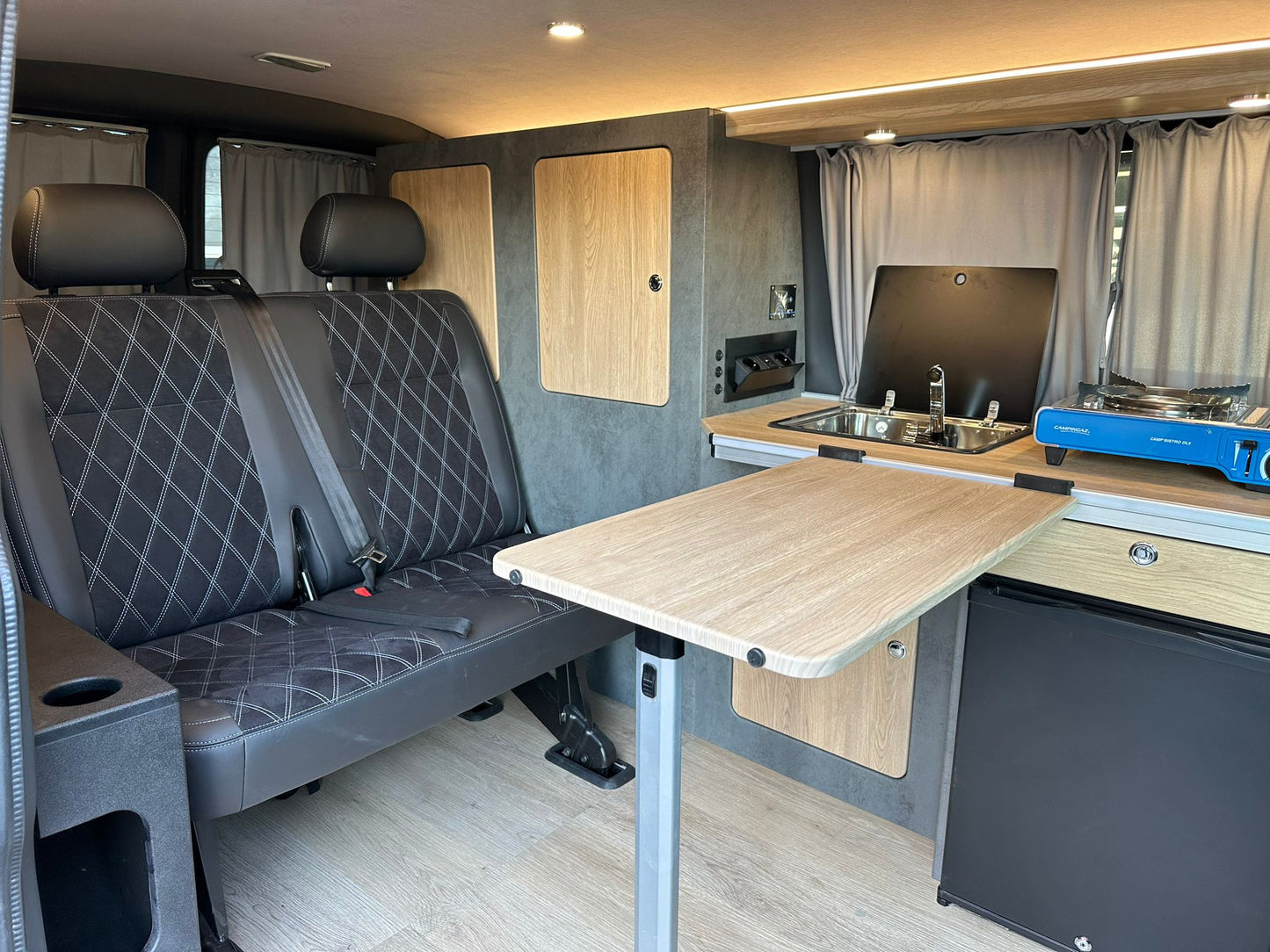 Volkswagen T6 Camper 2.0 TDI 102PS unfallfrei | Wohnmobil, PDC, Navi, Rückfahrkamera | Campervan Umbau 5 Sitzer