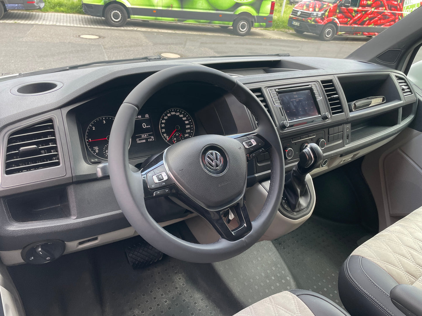 Volkswagen T6 Camper DSG 2.0 TDI 150PS unfallfrei | Wohnmobil mit Original VW Standheizung, PDC, Navi | Campervan Umbau 5 Sitzer