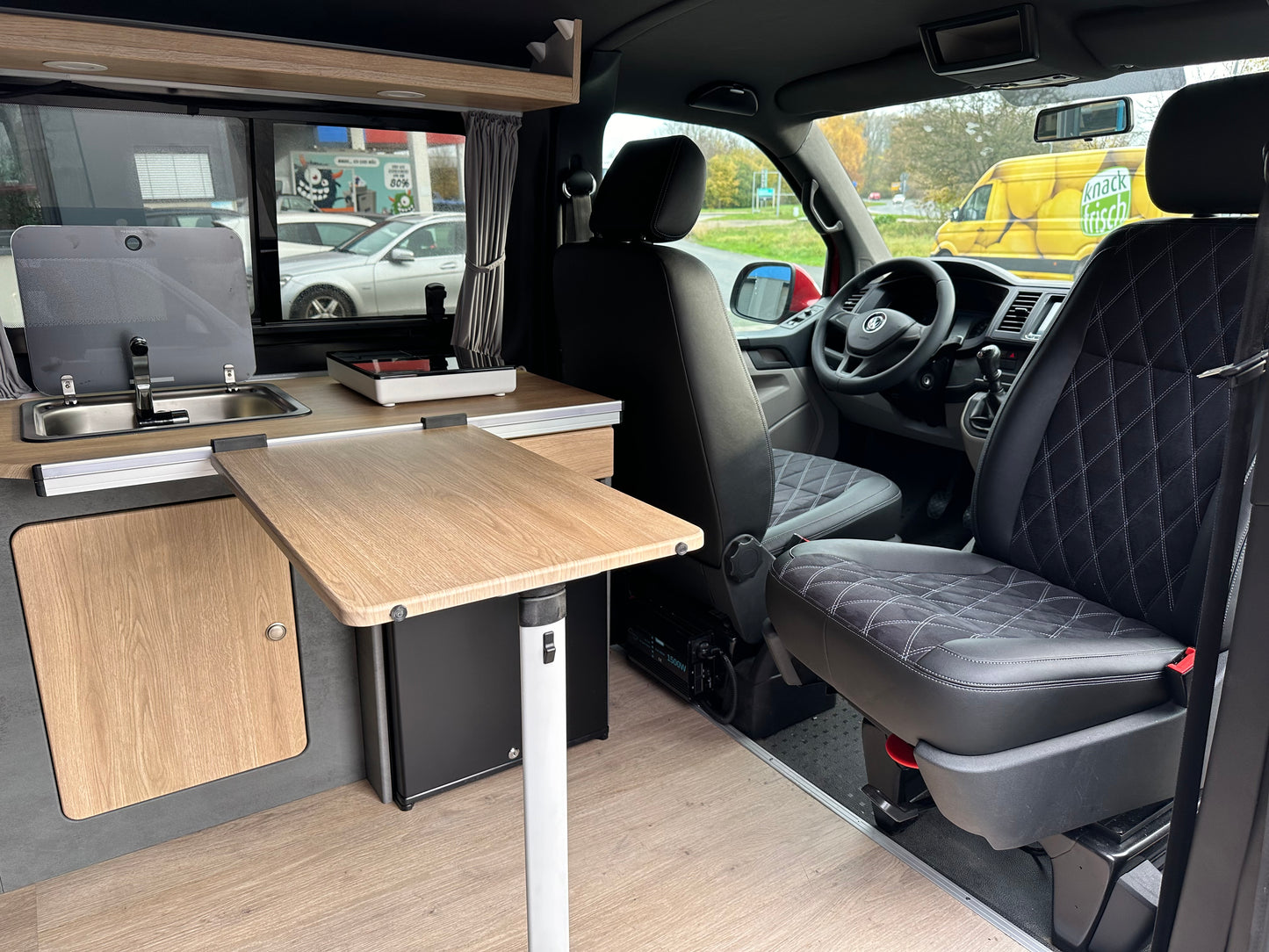Volkswagen T6 Camper 2.0 TDI 102PS unfallfrei | Wohnmobil mit PDC, Navi, Rückfahrkamera | Campervan Umbau 4 Sitzer Leder