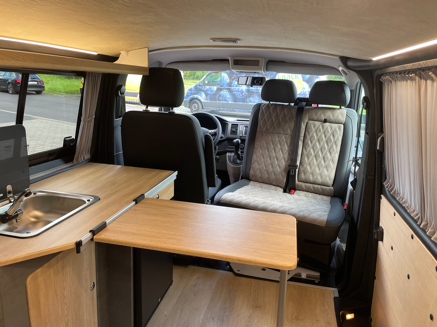 Volkswagen T6 Camper DSG 2.0 TDI 150PS unfallfrei | Wohnmobil mit Original VW Standheizung, PDC, Navi | Campervan Umbau 5 Sitzer