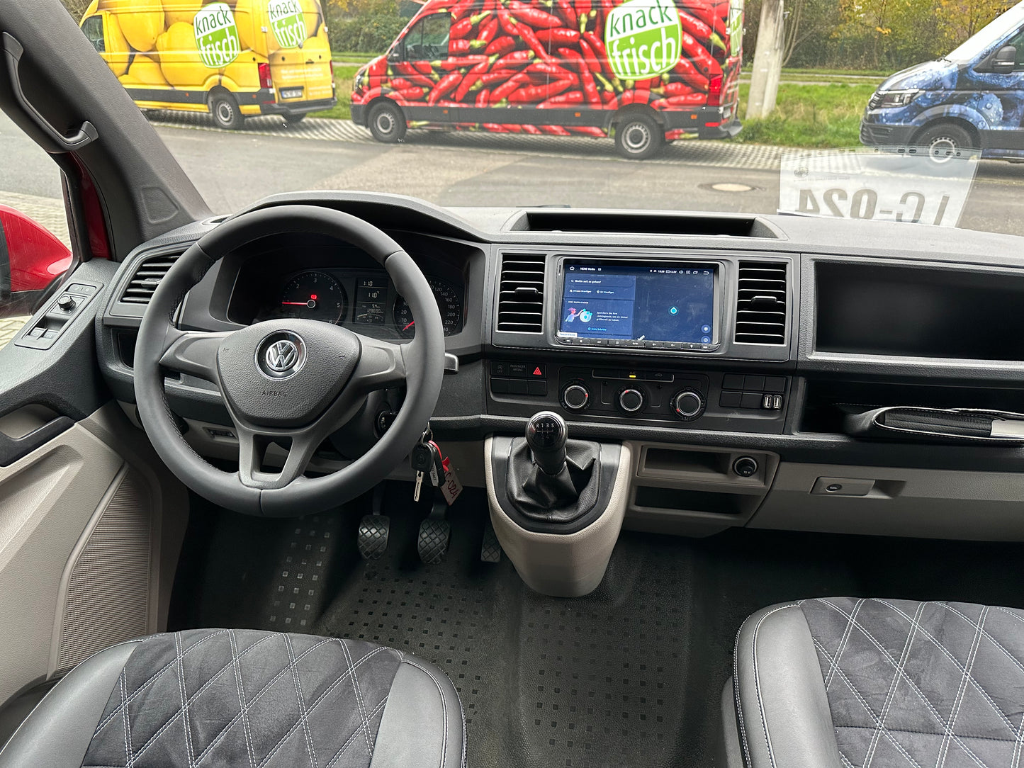 Volkswagen T6 Camper 2.0 TDI 102PS unfallfrei | Wohnmobil mit PDC, Navi, Rückfahrkamera | Campervan Umbau 4 Sitzer Leder