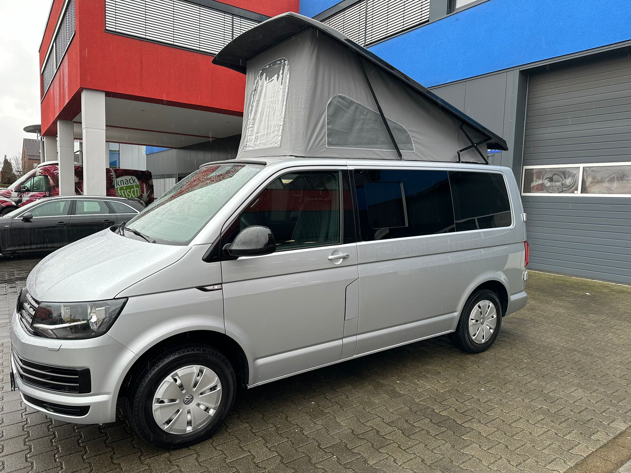 Volkswagen T6 Camper 2.0 TDI 102PS unfallfrei | Wohnmobil mit Hubdach Schlafdach, PDC, Navi, Rückfahrkamera | Campervan Umbau 5 Sitzer