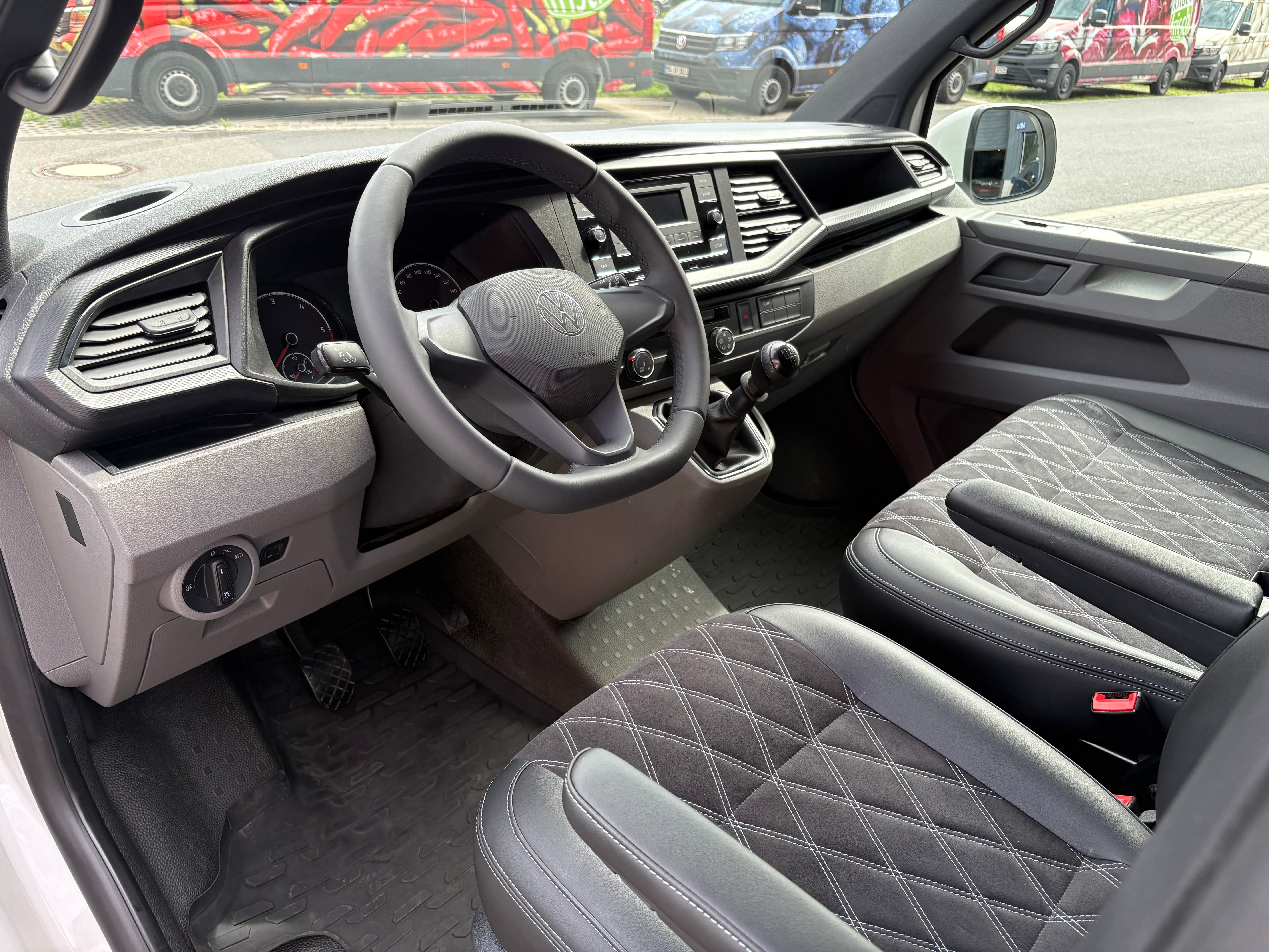 Volkswagen T6.1 Camper nur 59tkm 2.0 TDI 110PS Schaltgetriebe unfallfrei | Wohnmobil mit PDC, Rückfahrkamera | Campervan Umbau 5 Sitzer | VW