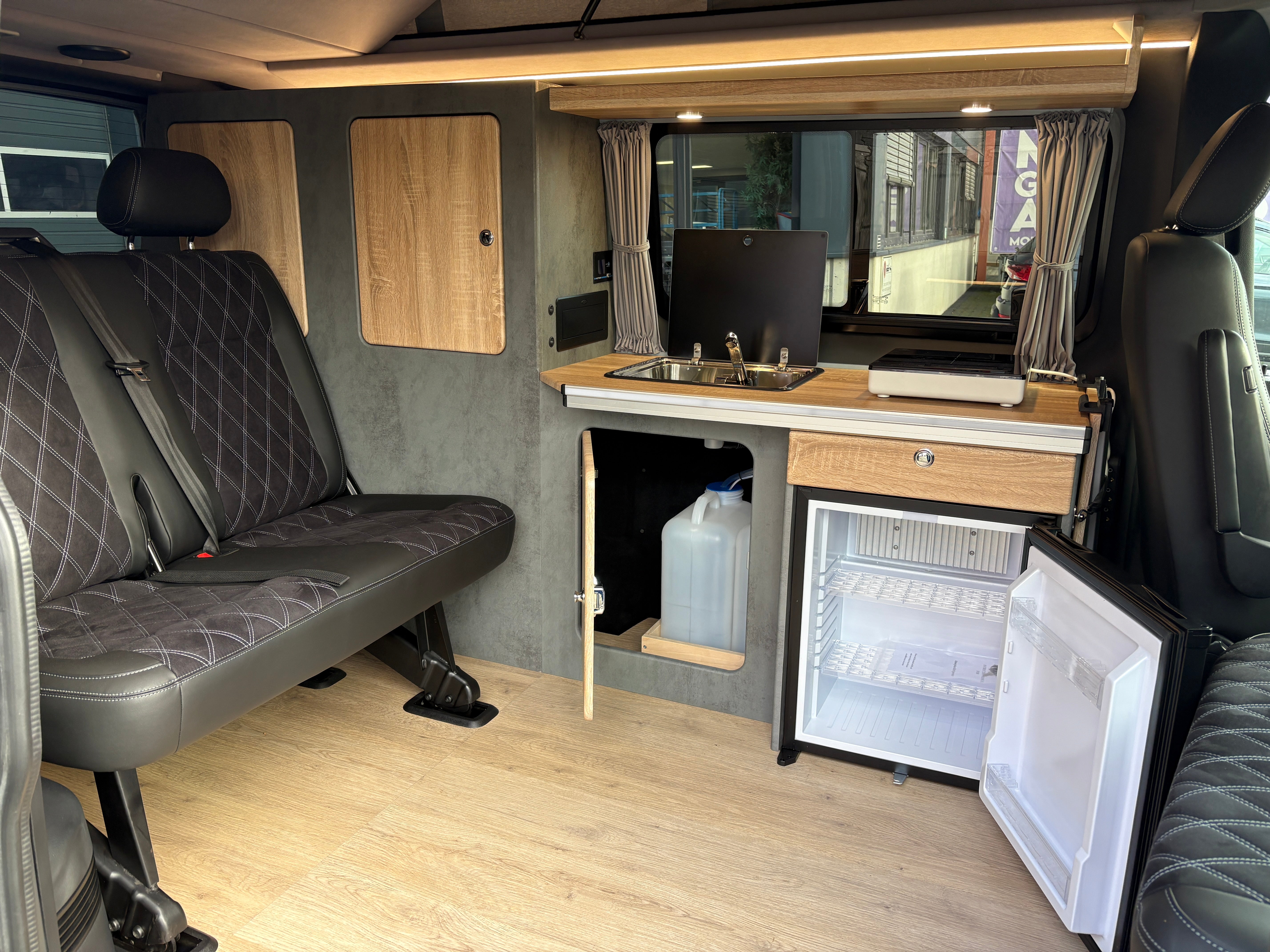 Volkswagen T6 Camper 2.0 TDI DSG Automatik 150PS unfallfrei | Wohnmobil mit Hubdach Schlafdach Standheizung, Rückfahrkamera mit PDC | Campervan Umbau 5 Sitzer | VW Bulli