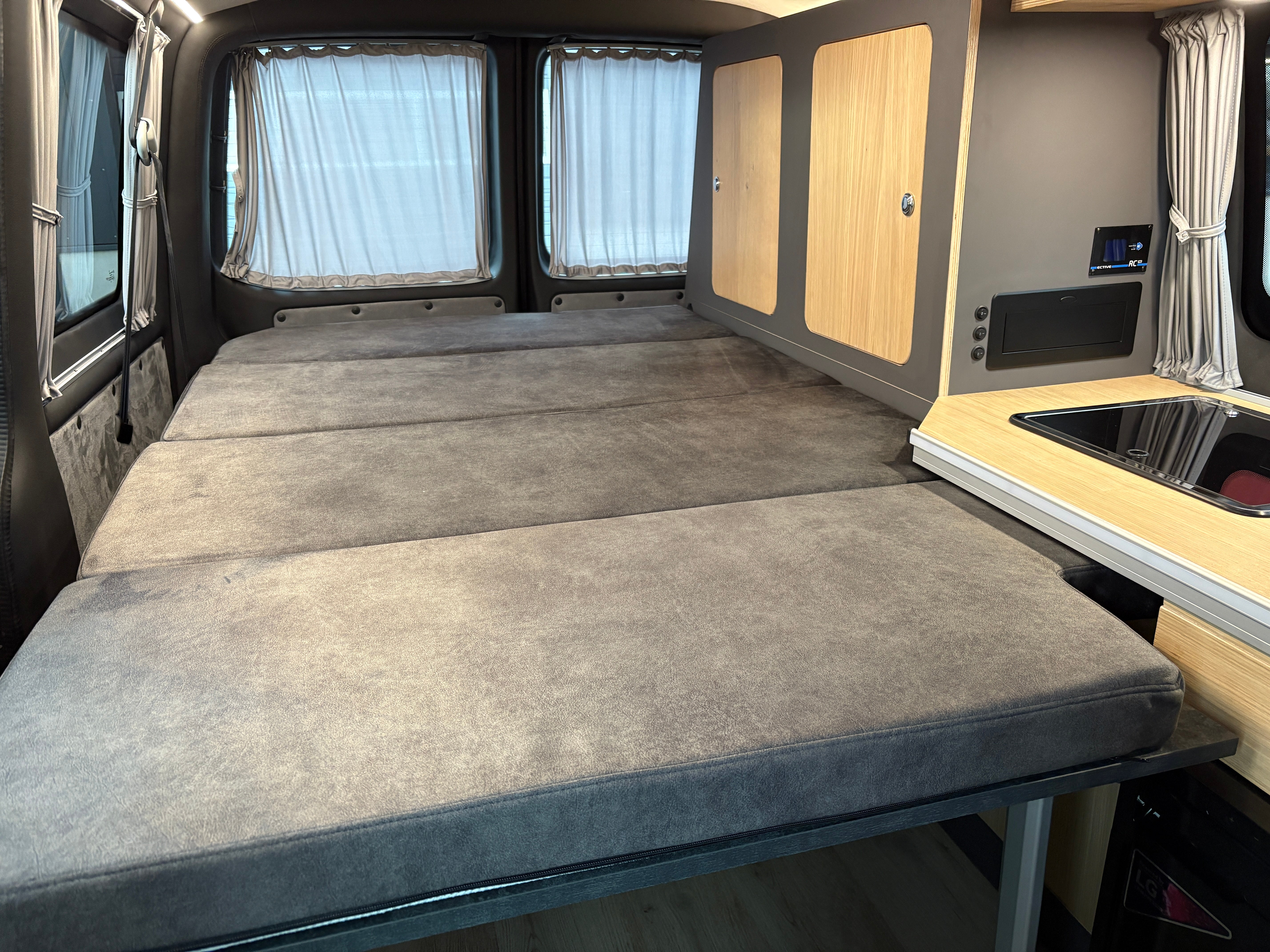 Volkswagen T6.1 Camper 2.0 TDI 150PS DSG Automatik unfallfrei | Wohnmobil mit Navi, PDC, Rückfahrkamera | Campervan Umbau 5 Sitzer | VW Bulli