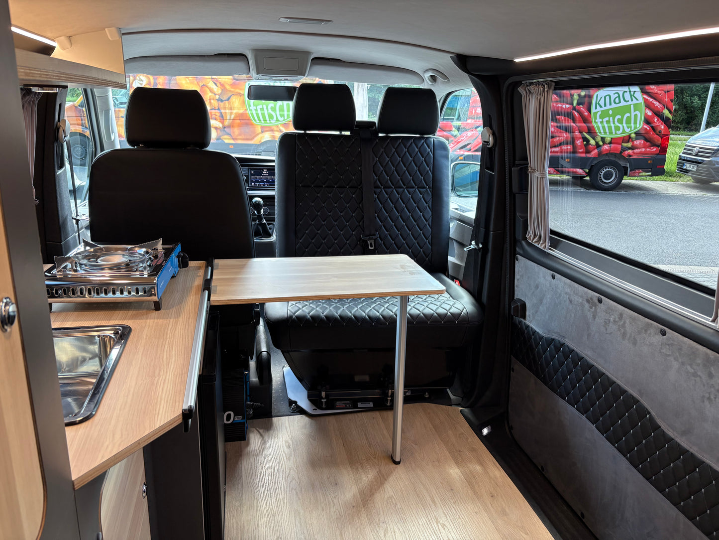 Volkswagen T6.1 Camper 2.0 TDI 110PS Schaltgetriebe unfallfrei | Wohnmobil mit PDC, Rückfahrkamera | Campervan Umbau 5 Sitzer | VW