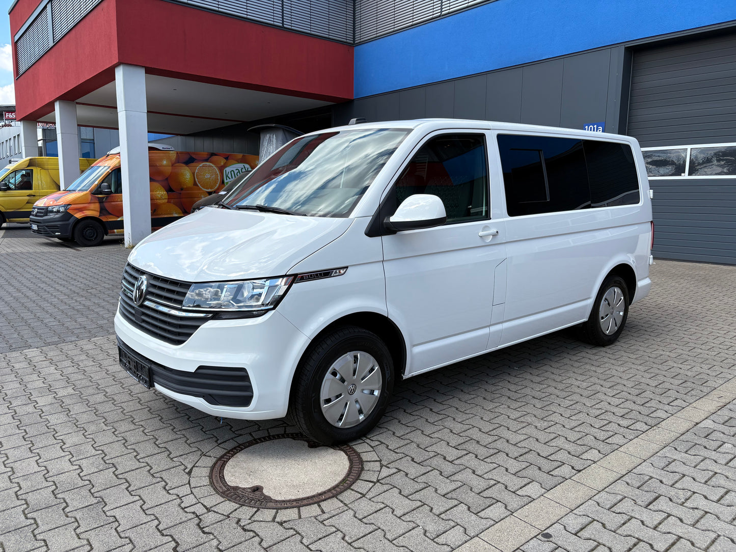 Volkswagen T6.1 Camper 2.0 TDI 110PS Schaltgetriebe unfallfrei | Wohnmobil mit PDC, Rückfahrkamera | Campervan Umbau 5 Sitzer | VW