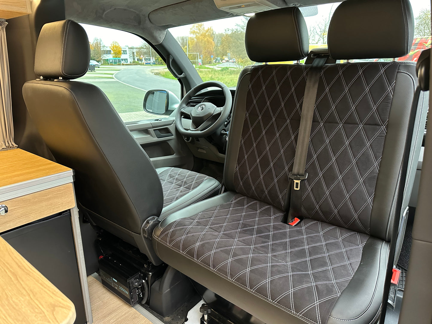 Volkswagen T6.1 Camper 2.0 TDI 110PS unfallfrei | Wohnmobil mit Navi, PDC, Rückfahrkamera | Campervan Umbau 5 Sitzer Leder