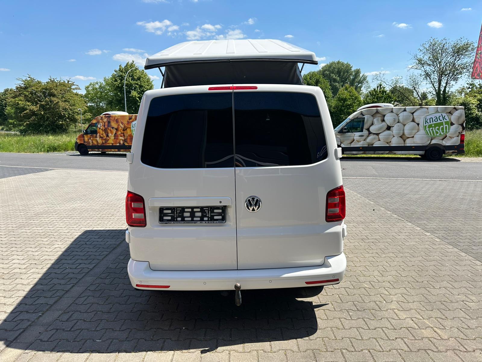 Volkswagen T6 Camper mit Toilette 2.0 TDI DSG Automatik 150PS unfallfrei | Wohnmobil mit Hubdach Schlafdach, PDC, Navi, Rückfahrkamera | Campervan Umbau 5 Sitzer