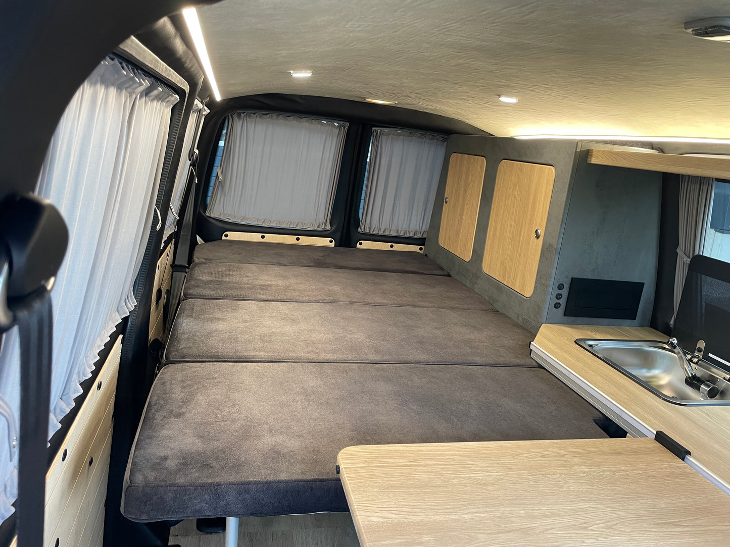 Volkswagen T6 Camper DSG 2.0 TDI 150PS unfallfrei | Wohnmobil mit Original VW Standheizung, PDC, Navi | Campervan Umbau 5 Sitzer