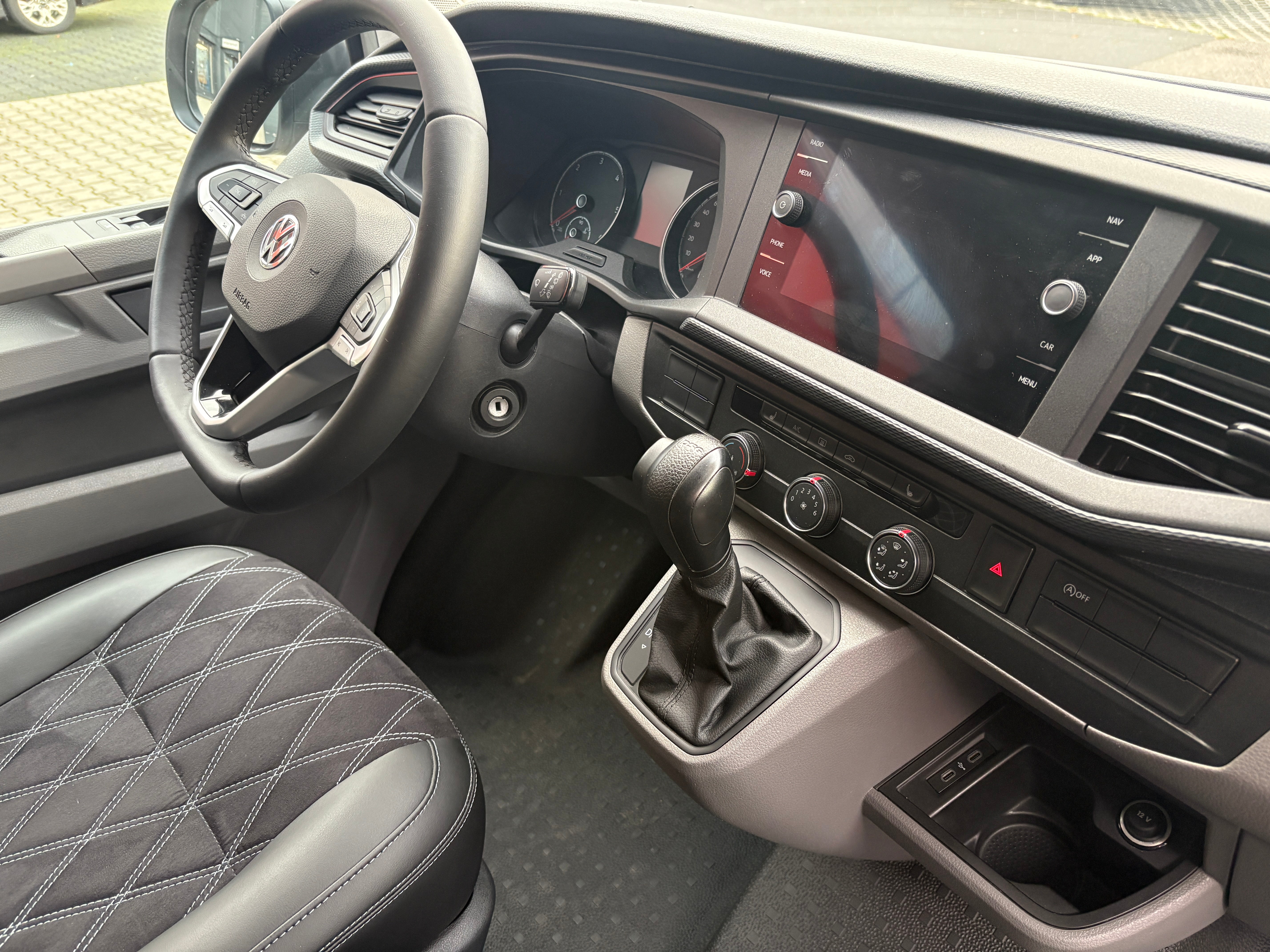 Volkswagen T6.1 Camper 2.0 TDI 150PS DSG Automatik unfallfrei | Wohnmobil mit Navi, PDC, Rückfahrkamera | Campervan Umbau 5 Sitzer | VW Bulli