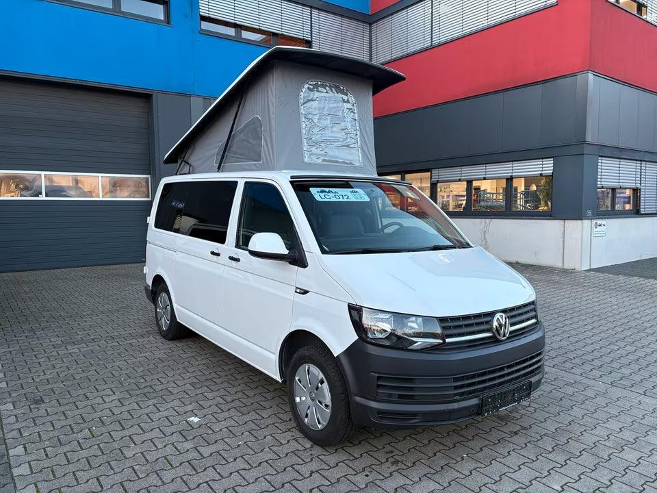 Volkswagen T6 Camper 2.0 TDI 114PS unfallfrei | Wohnmobil mit Hubdach Schlafdach, PDC, Anhängerkupplung, Rückfahrkamera | Campervan Umbau 5 Sitzer VW