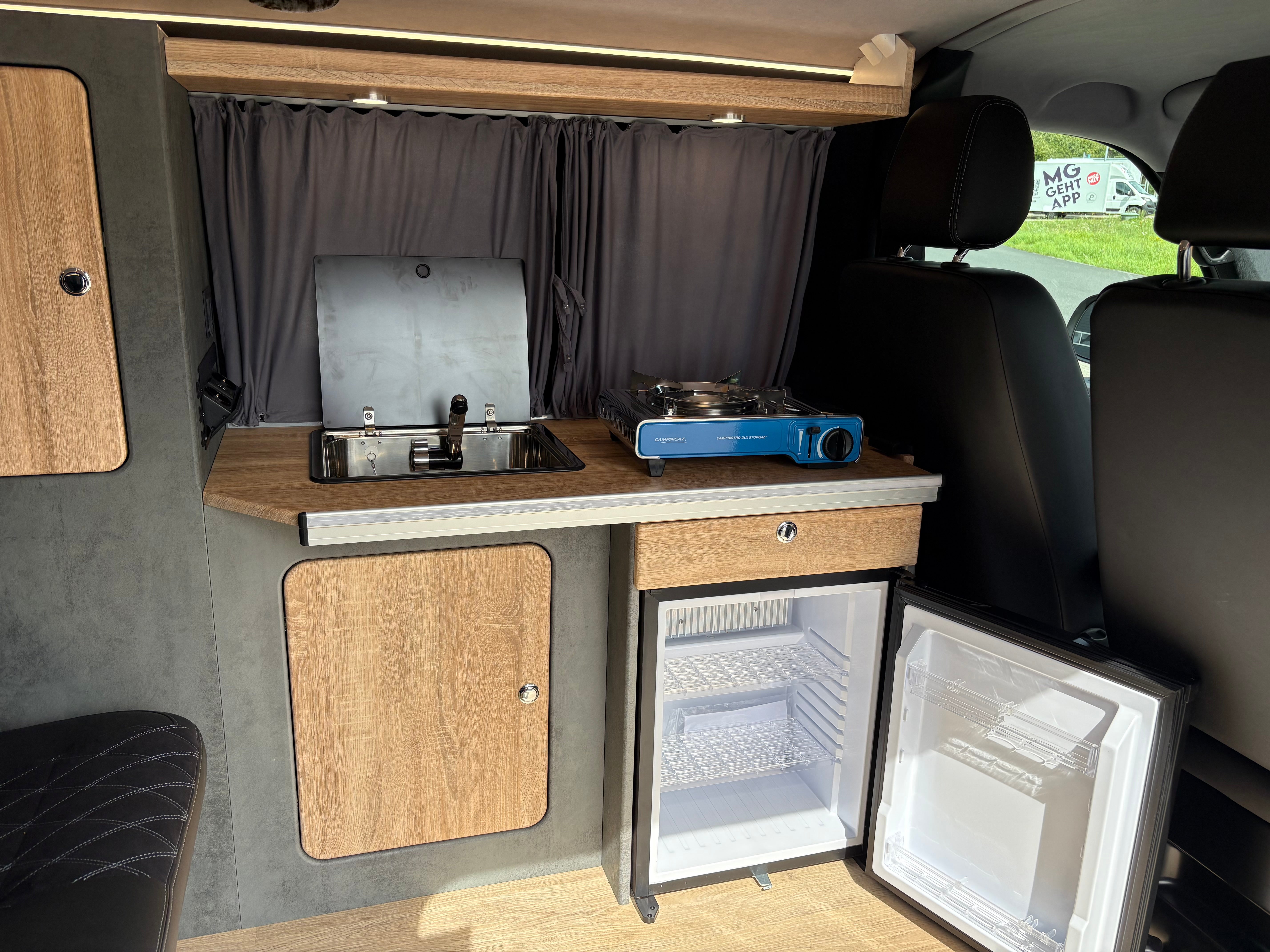 Volkswagen T6.1 Camper nur 59tkm 2.0 TDI 110PS Schaltgetriebe unfallfrei | Wohnmobil mit PDC, Rückfahrkamera | Campervan Umbau 5 Sitzer | VW