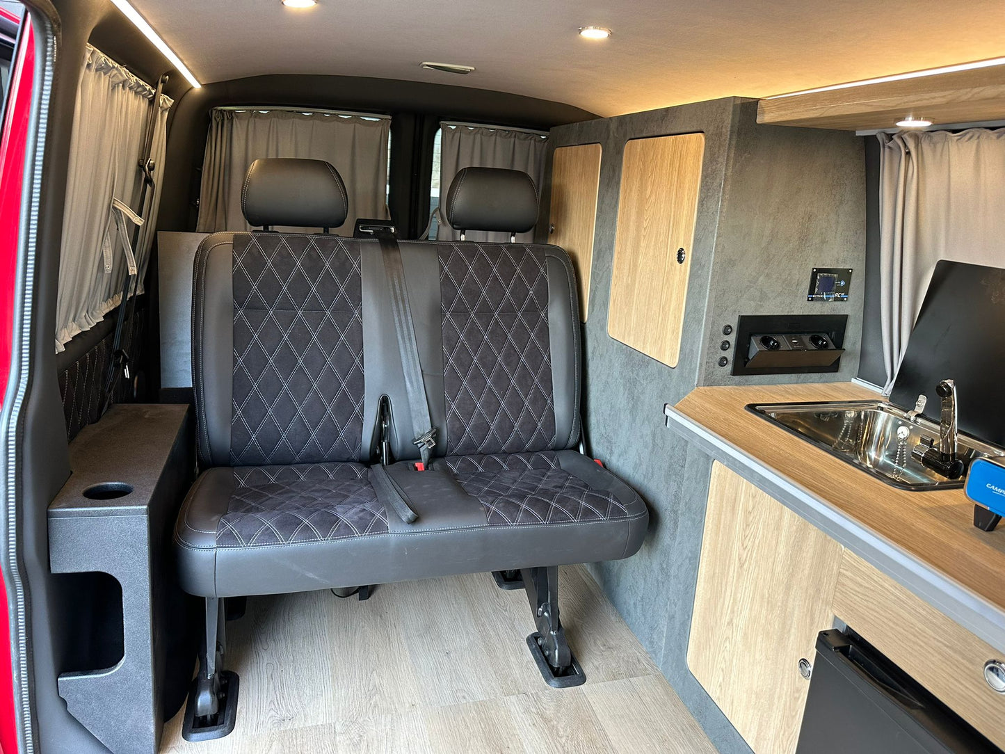 Volkswagen T6 Camper 2.0 TDI 102PS unfallfrei | Wohnmobil, PDC, Navi, Rückfahrkamera | Campervan Umbau 5 Sitzer