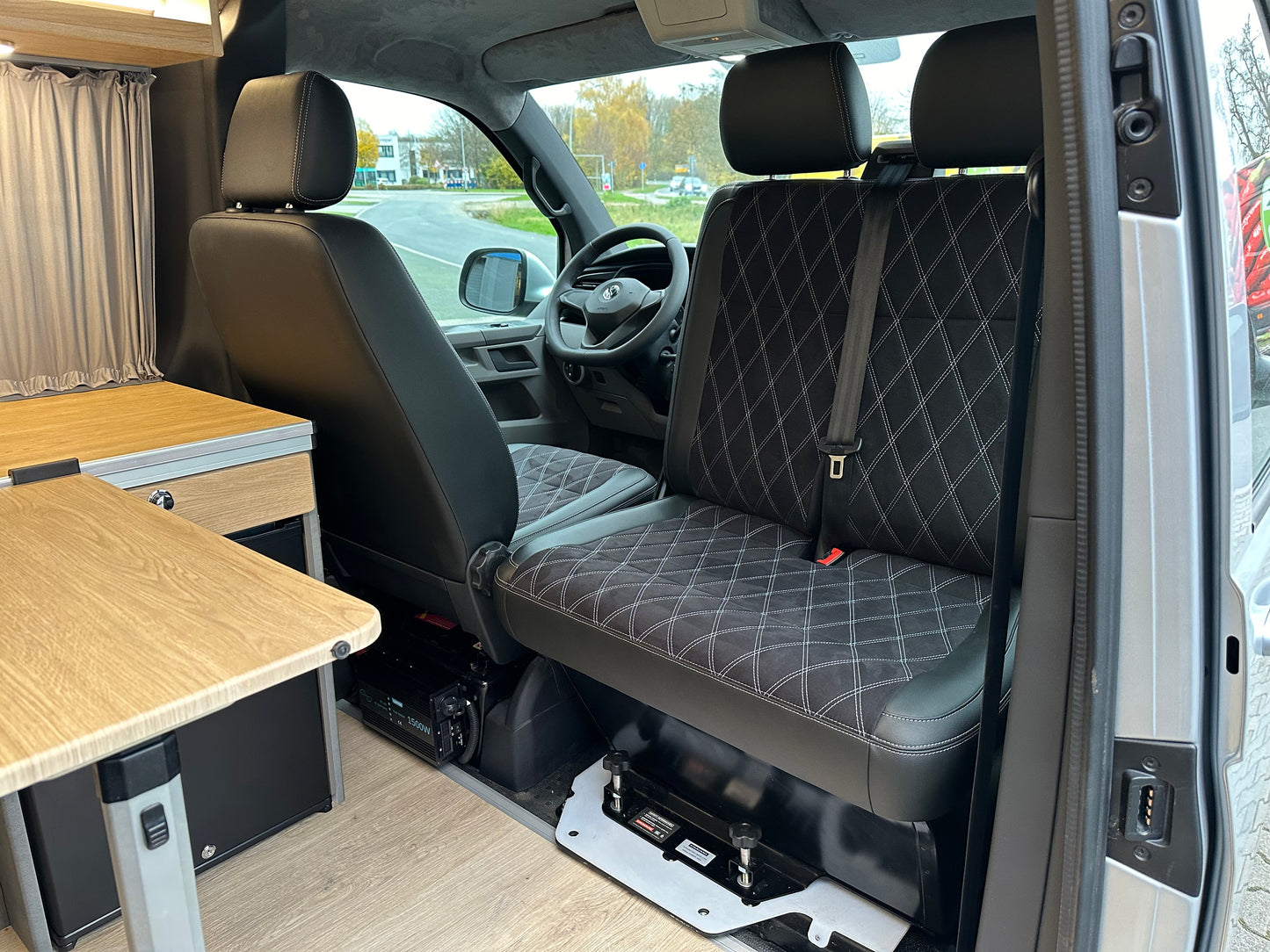Volkswagen T6.1 Camper 2.0 TDI 110PS unfallfrei | Wohnmobil mit Navi, PDC, Rückfahrkamera | Campervan Umbau 5 Sitzer Leder