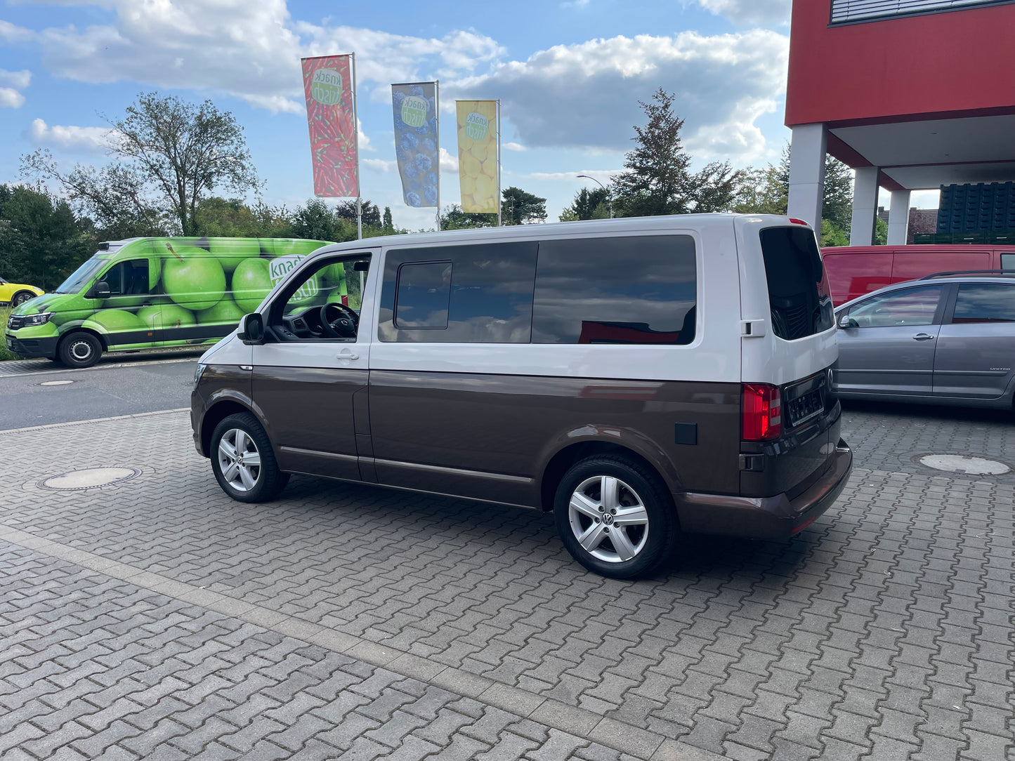 Volkswagen T6 Camper DSG 2.0 TDI 150PS unfallfrei | Wohnmobil mit Original VW Standheizung, PDC, Navi | Campervan Umbau 5 Sitzer