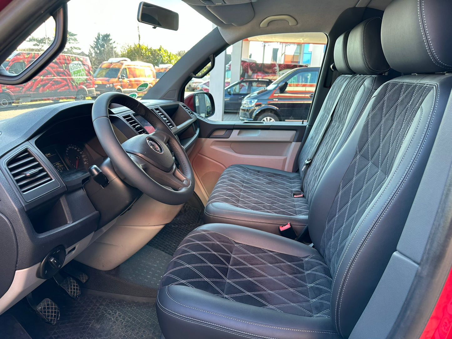 Volkswagen T6 Camper 2.0 TDI 102PS unfallfrei | Wohnmobil, PDC, Navi, Rückfahrkamera | Campervan Umbau 5 Sitzer