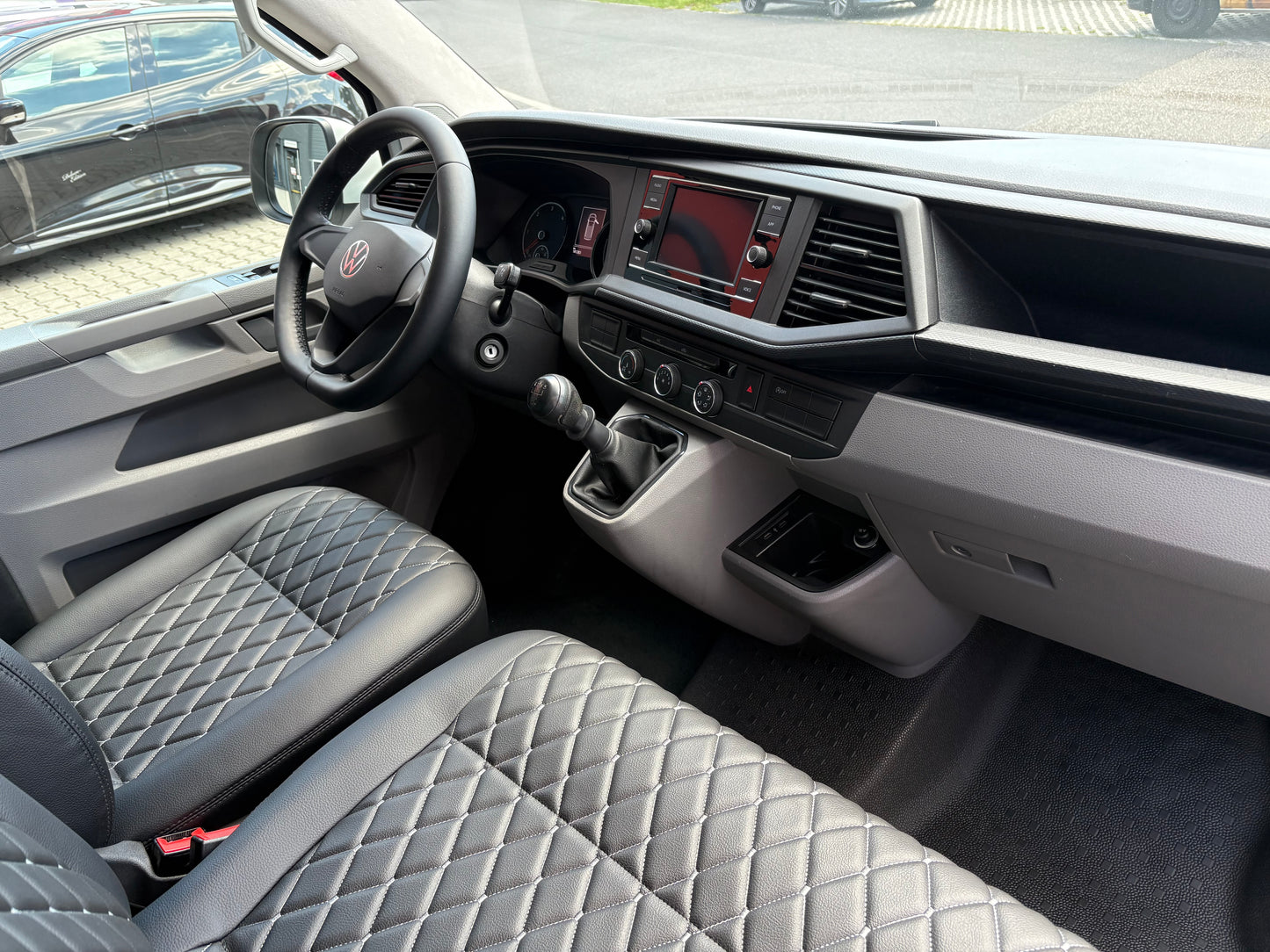 Volkswagen T6.1 Camper 2.0 TDI 110PS Schaltgetriebe unfallfrei | Wohnmobil mit PDC, Rückfahrkamera | Campervan Umbau 5 Sitzer | VW