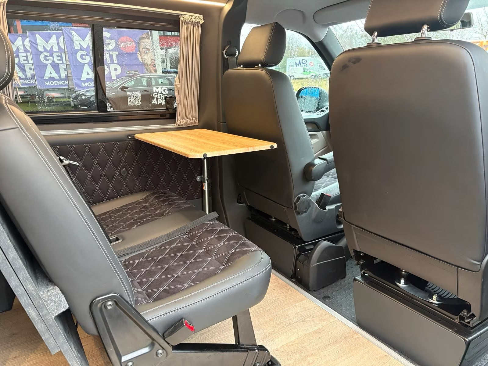 Volkswagen T6 Camper mit WC 2.0 TDI, 150 PS, DSG | VW Bulli Wohmobil Campervan | KM-Stand: 120.000 km, EZ: 04.2017, Grau