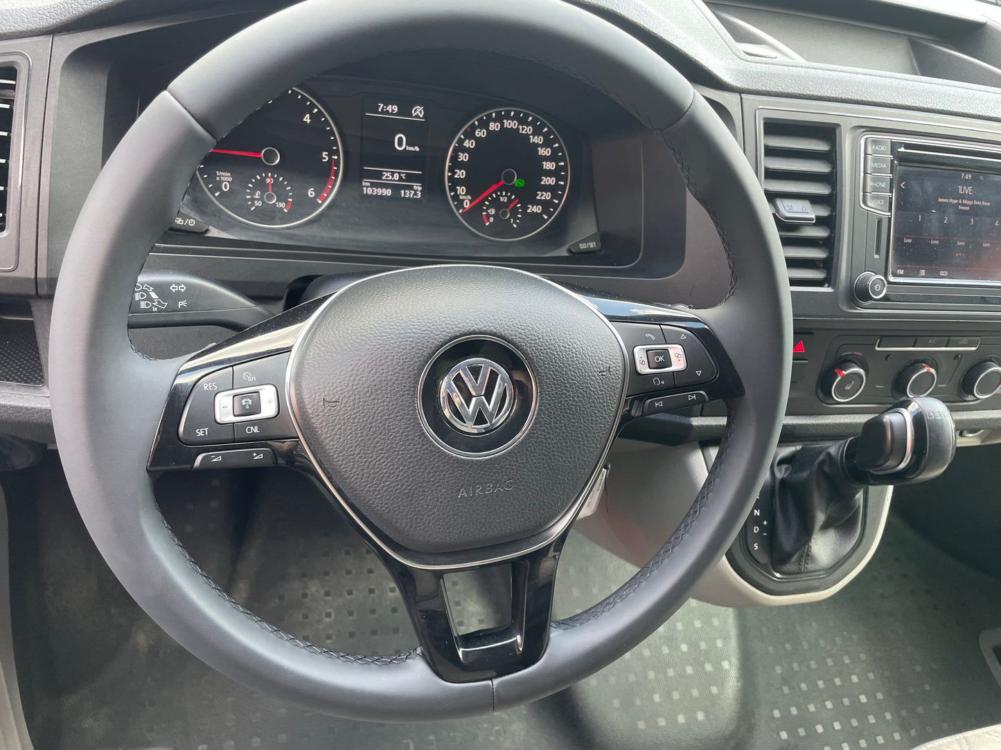 Volkswagen T6 Camper DSG 2.0 TDI 150PS unfallfrei | Wohnmobil mit Original VW Standheizung, PDC, Navi | Campervan Umbau 5 Sitzer