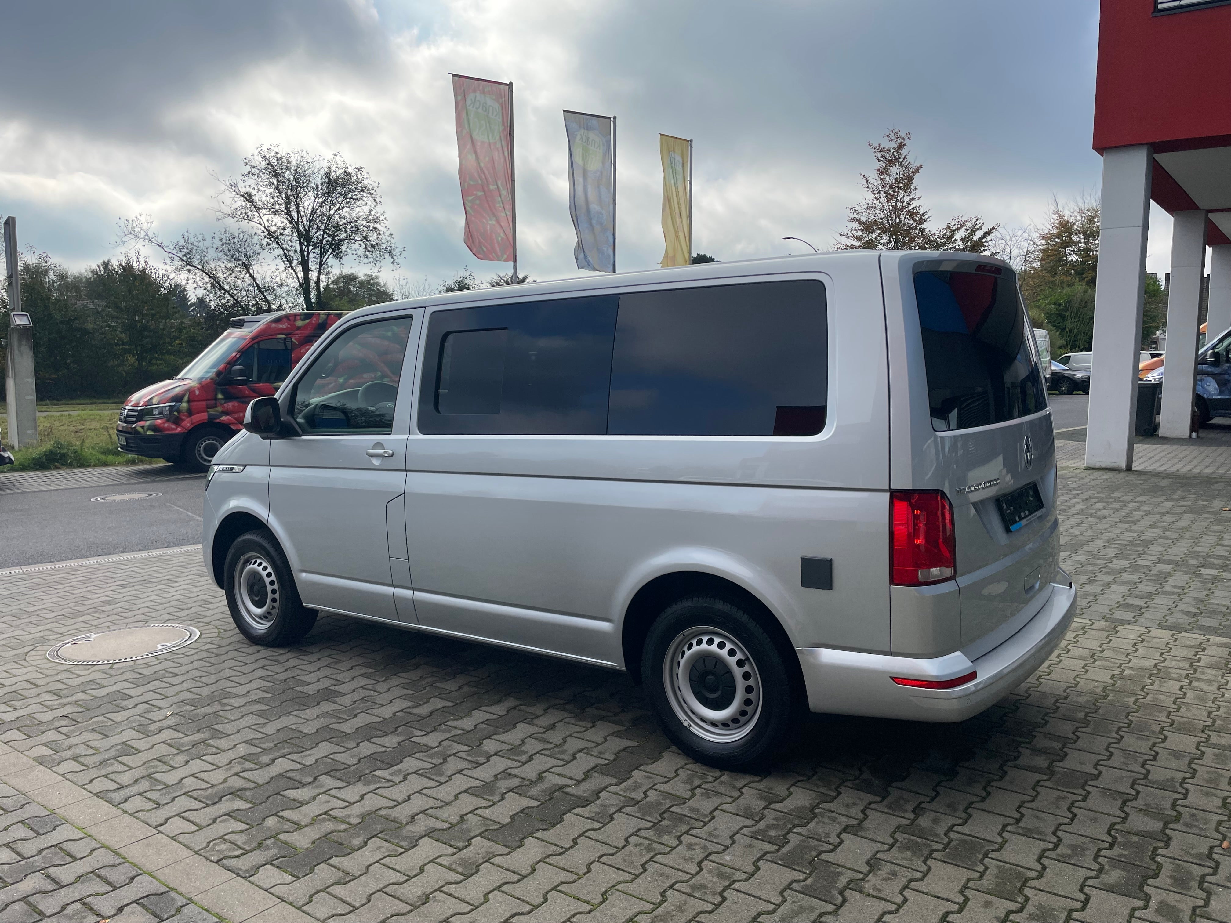 Volkswagen T6.1 Camper 2.0 TDI 110PS unfallfrei | nur 55.000km | Wohnmobil mit Navi, PDC, Rückfahrkamera | Campervan Umbau 5 Sitzer Leder