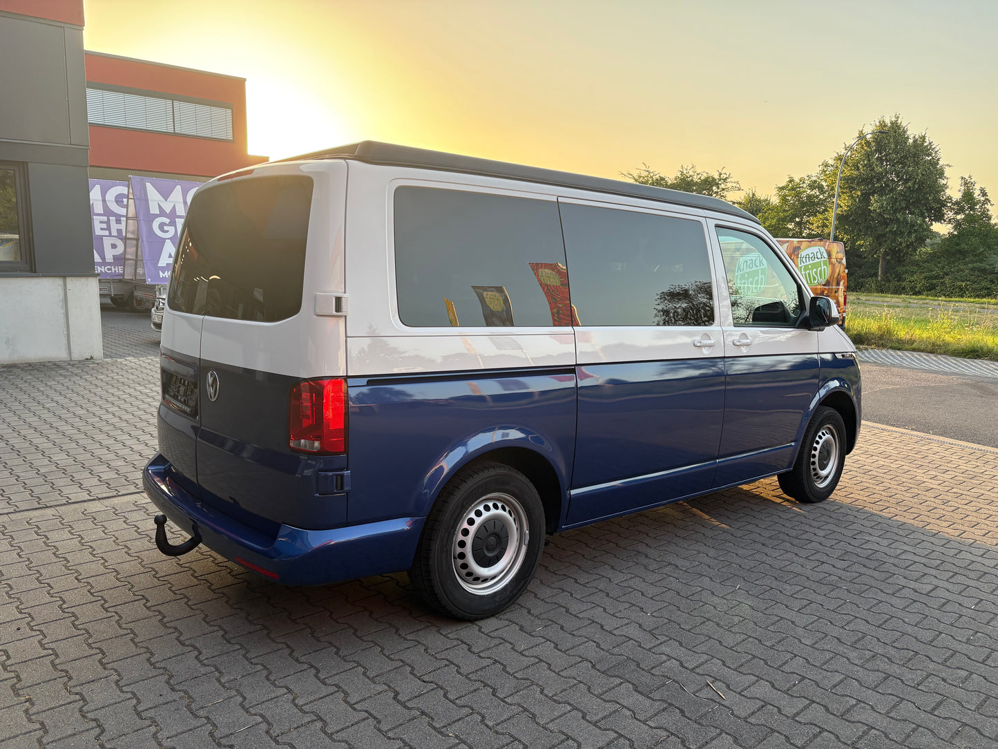 Volkswagen T6.1 Camper 2.0 TDI 150PS unfallfrei | Wohnmobil mit Hubdach Schlafdach, PDC, Navi, Rückfahrkamera | Campervan Umbau 5 Sitzer VW