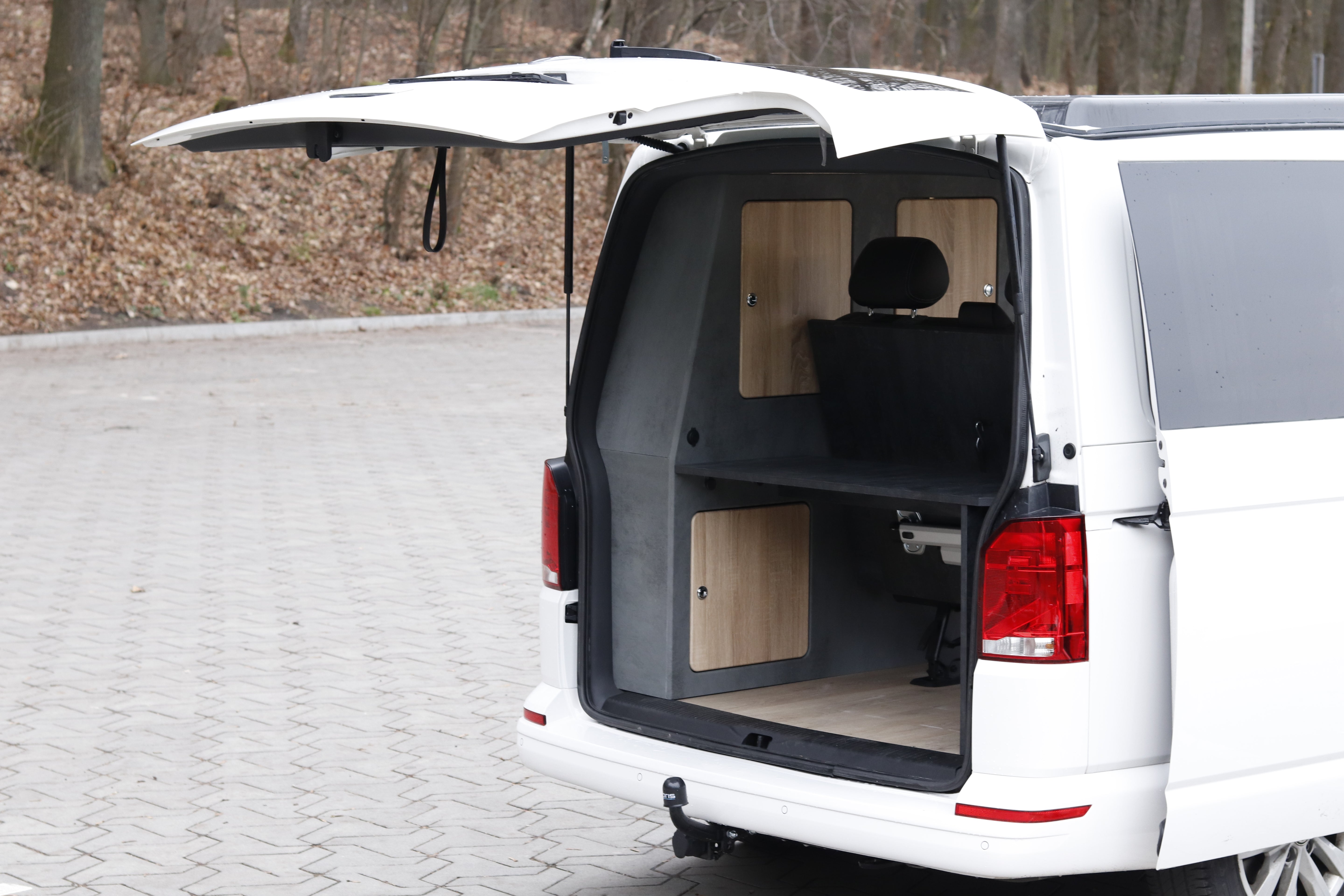 Volkswagen T6.1 Camper 2.0 TDI 150PS unfallfrei | Wohnmobil mit Hubdach Schlafdach, PDC, Anhängerkupplung, Rückfahrkamera | Campervan Umbau 5 Sitzer VW