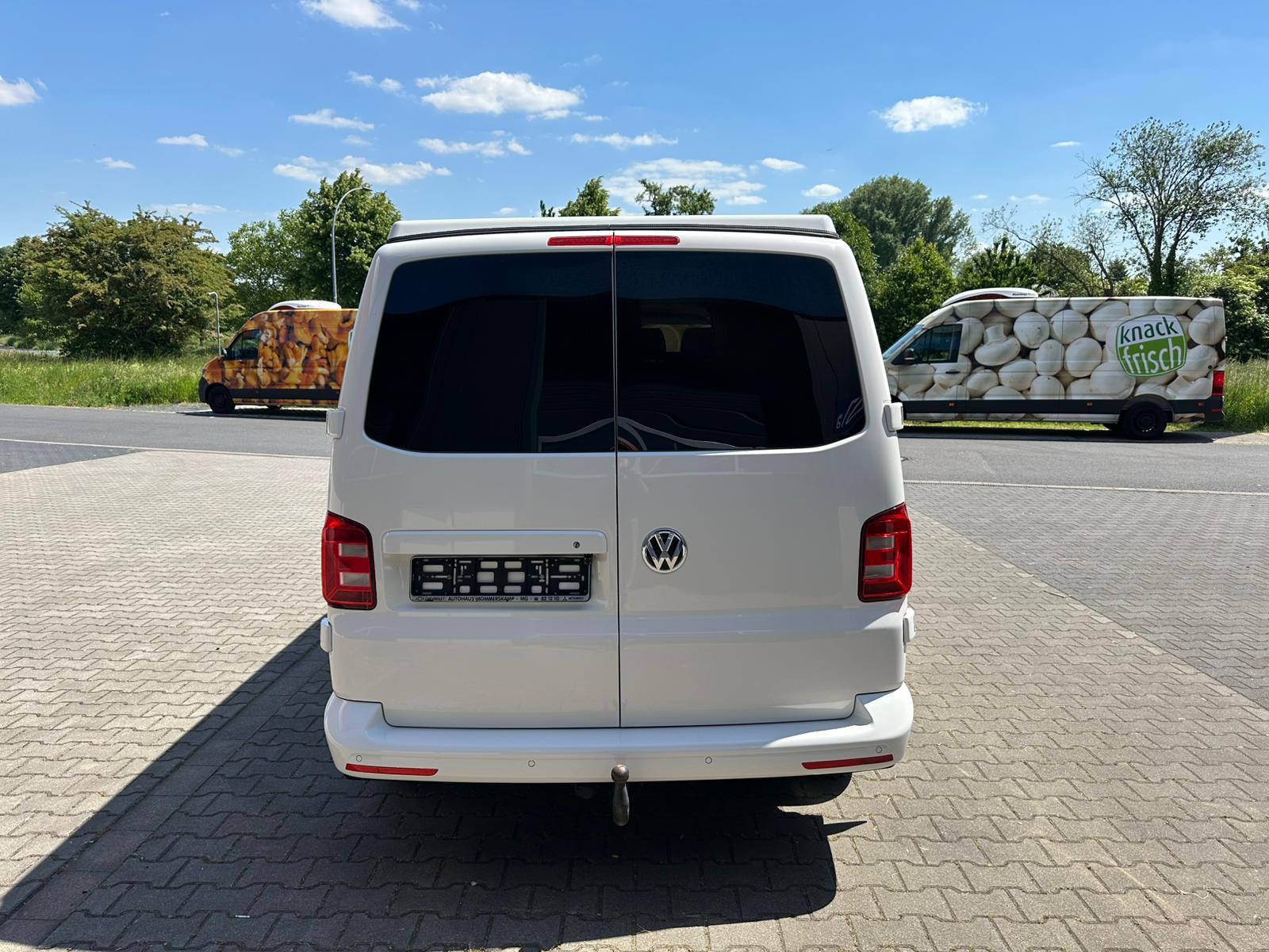 Volkswagen T6 Camper mit Toilette 2.0 TDI DSG Automatik 150PS unfallfrei | Wohnmobil mit Hubdach Schlafdach, PDC, Navi, Rückfahrkamera | Campervan Umbau 5 Sitzer