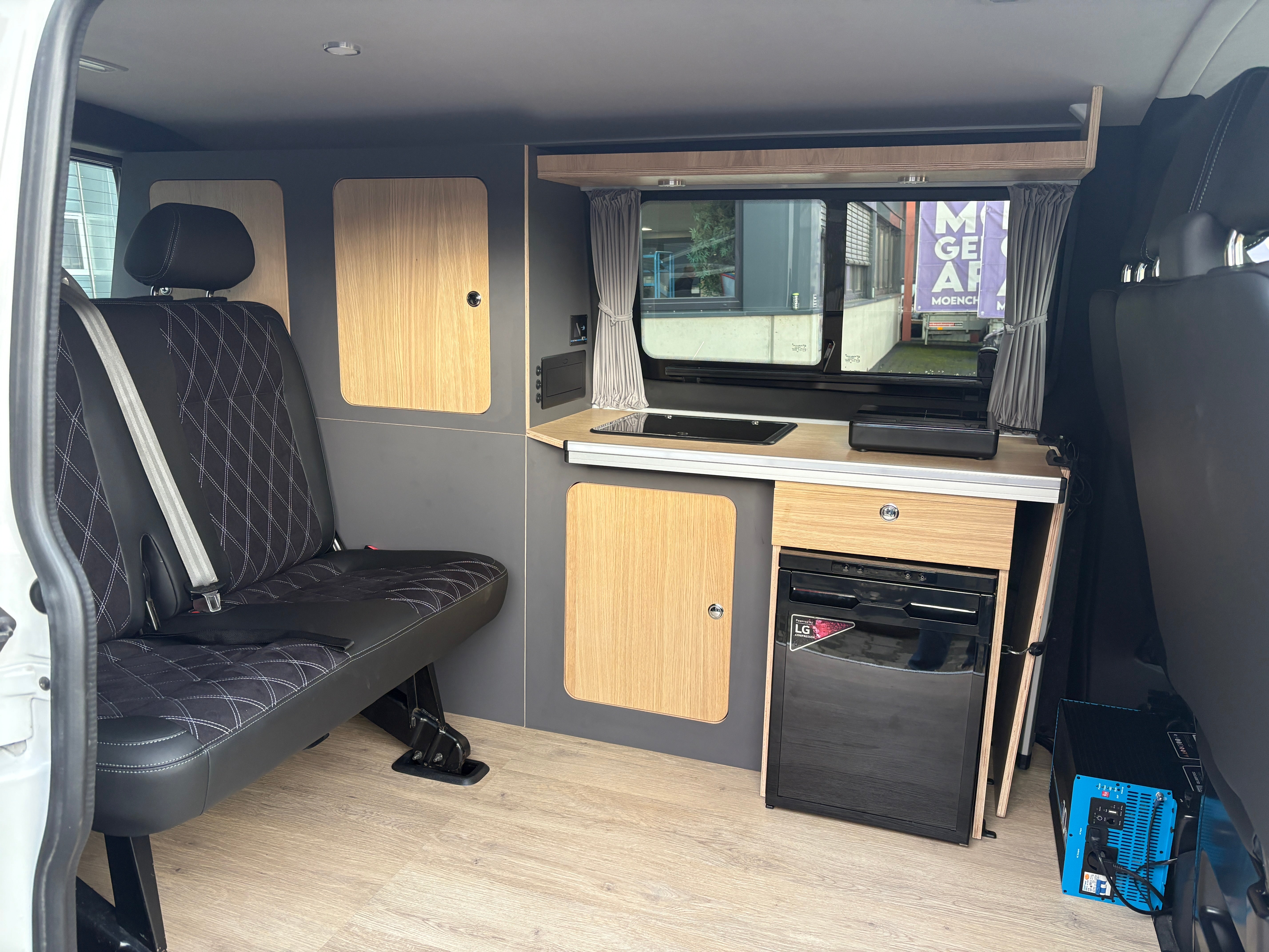 Volkswagen T6.1 Camper 2.0 TDI 150PS DSG Automatik unfallfrei | Wohnmobil mit Navi, PDC, Rückfahrkamera | Campervan Umbau 5 Sitzer | VW Bulli