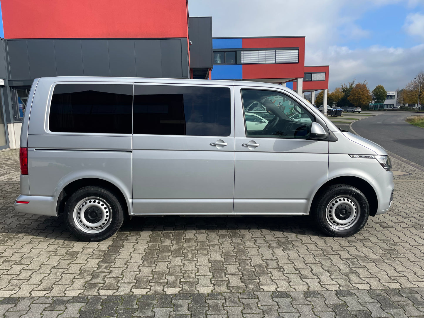 Volkswagen T6.1 Camper 2.0 TDI 110PS unfallfrei | nur 55.000km | Wohnmobil mit Navi, PDC, Rückfahrkamera | Campervan Umbau 5 Sitzer Leder