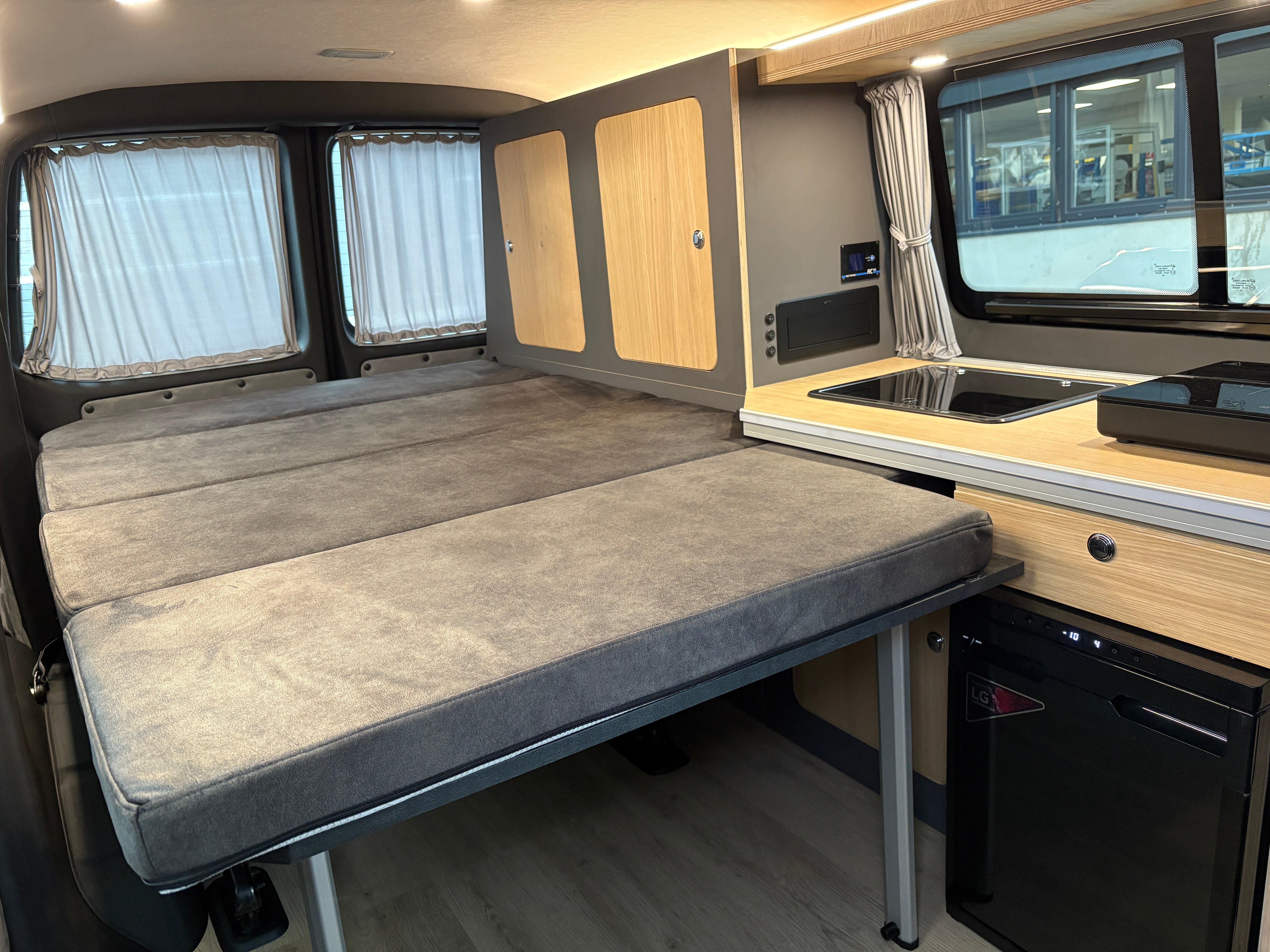 Volkswagen T6.1 Camper 2.0 TDI 150PS DSG Automatik unfallfrei | Wohnmobil mit Navi, PDC, Rückfahrkamera | Campervan Umbau 5 Sitzer | VW Bulli