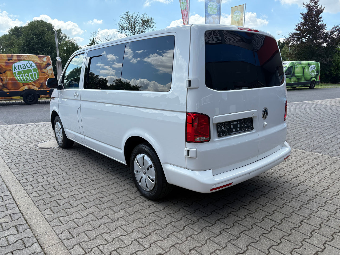 Volkswagen T6.1 Camper 2.0 TDI 110PS Schaltgetriebe unfallfrei | Wohnmobil mit PDC, Rückfahrkamera | Campervan Umbau 5 Sitzer | VW