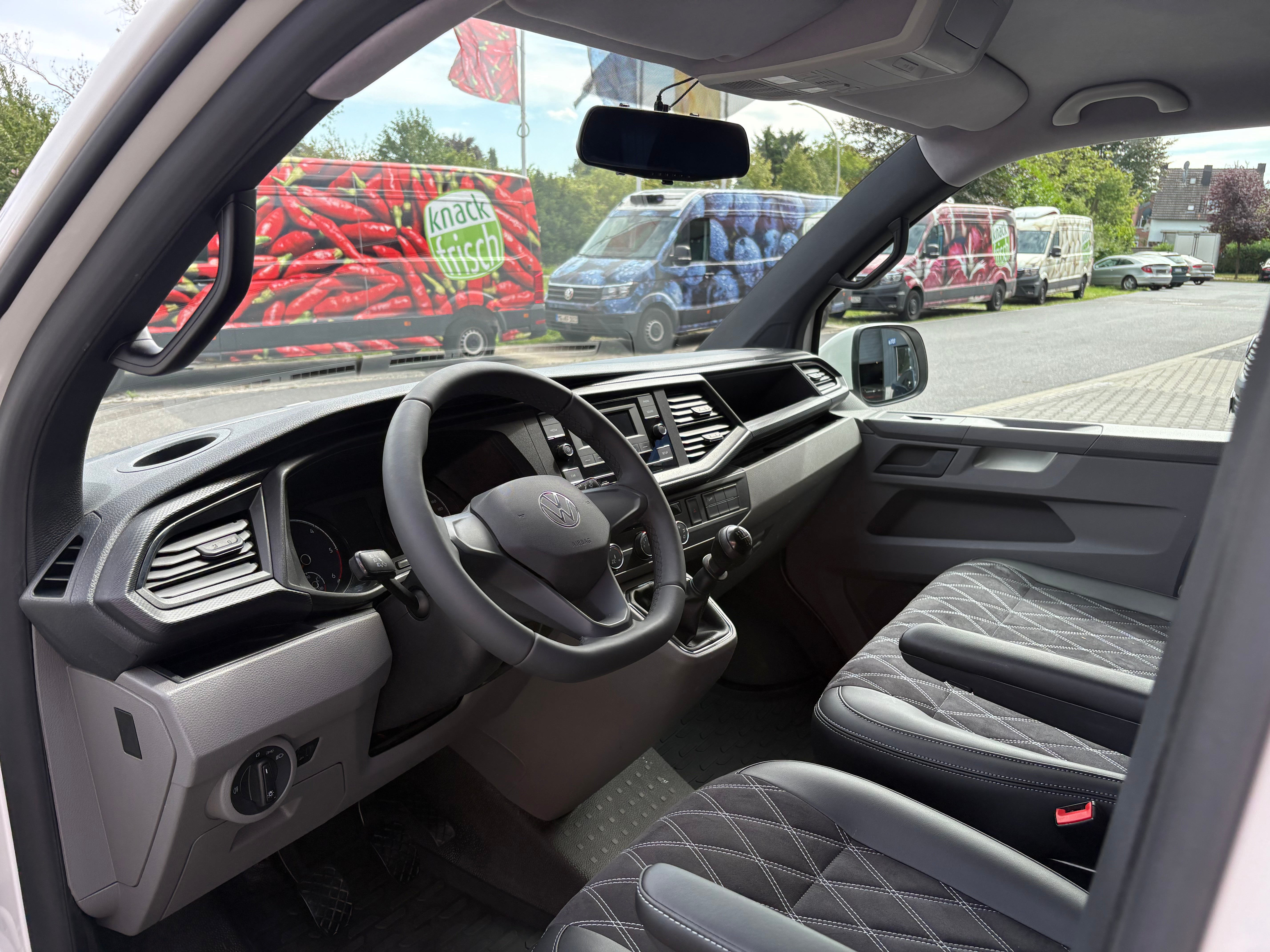 Volkswagen T6.1 Camper nur 59tkm 2.0 TDI 110PS Schaltgetriebe unfallfrei | Wohnmobil mit PDC, Rückfahrkamera | Campervan Umbau 5 Sitzer | VW