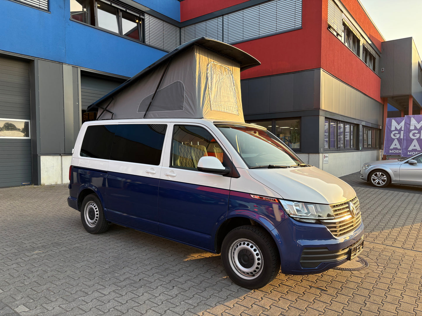 Volkswagen T6.1 Camper 2.0 TDI 150PS unfallfrei | Wohnmobil mit Hubdach Schlafdach, PDC, Navi, Rückfahrkamera | Campervan Umbau 5 Sitzer VW