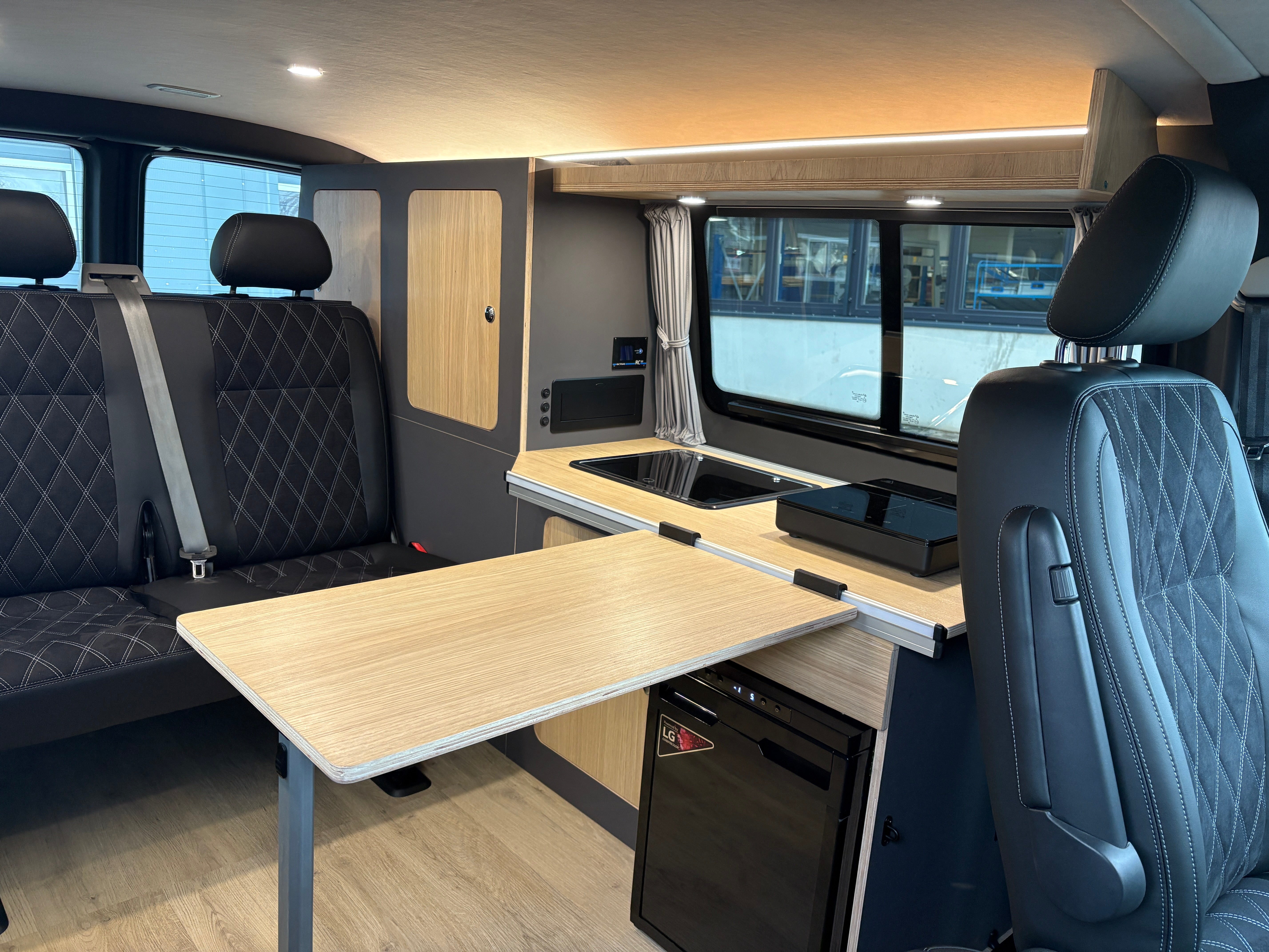 Volkswagen T6.1 Camper 2.0 TDI 150PS DSG Automatik unfallfrei | Wohnmobil mit Navi, PDC, Rückfahrkamera | Campervan Umbau 5 Sitzer | VW Bulli