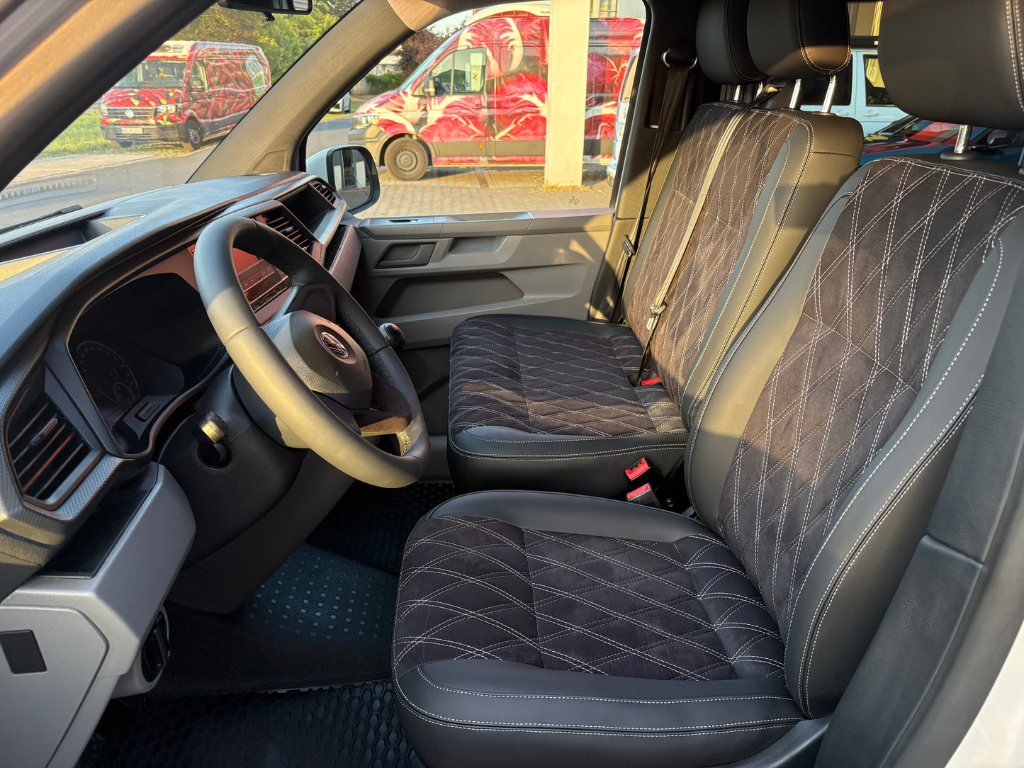 Volkswagen T6.1 Camper 2.0 TDI 150PS unfallfrei | Wohnmobil mit Hubdach Schlafdach, PDC, Navi, Rückfahrkamera | Campervan Umbau 5 Sitzer VW