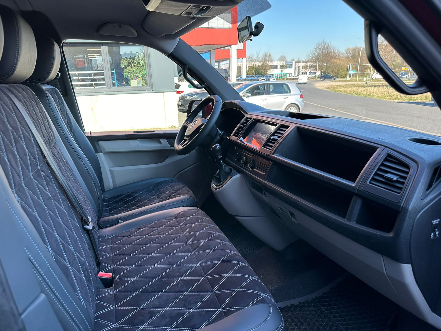 Volkswagen T6 Camper 2.0 TDI 102PS unfallfrei | Wohnmobil, PDC, Navi, Rückfahrkamera | Campervan Umbau 5 Sitzer