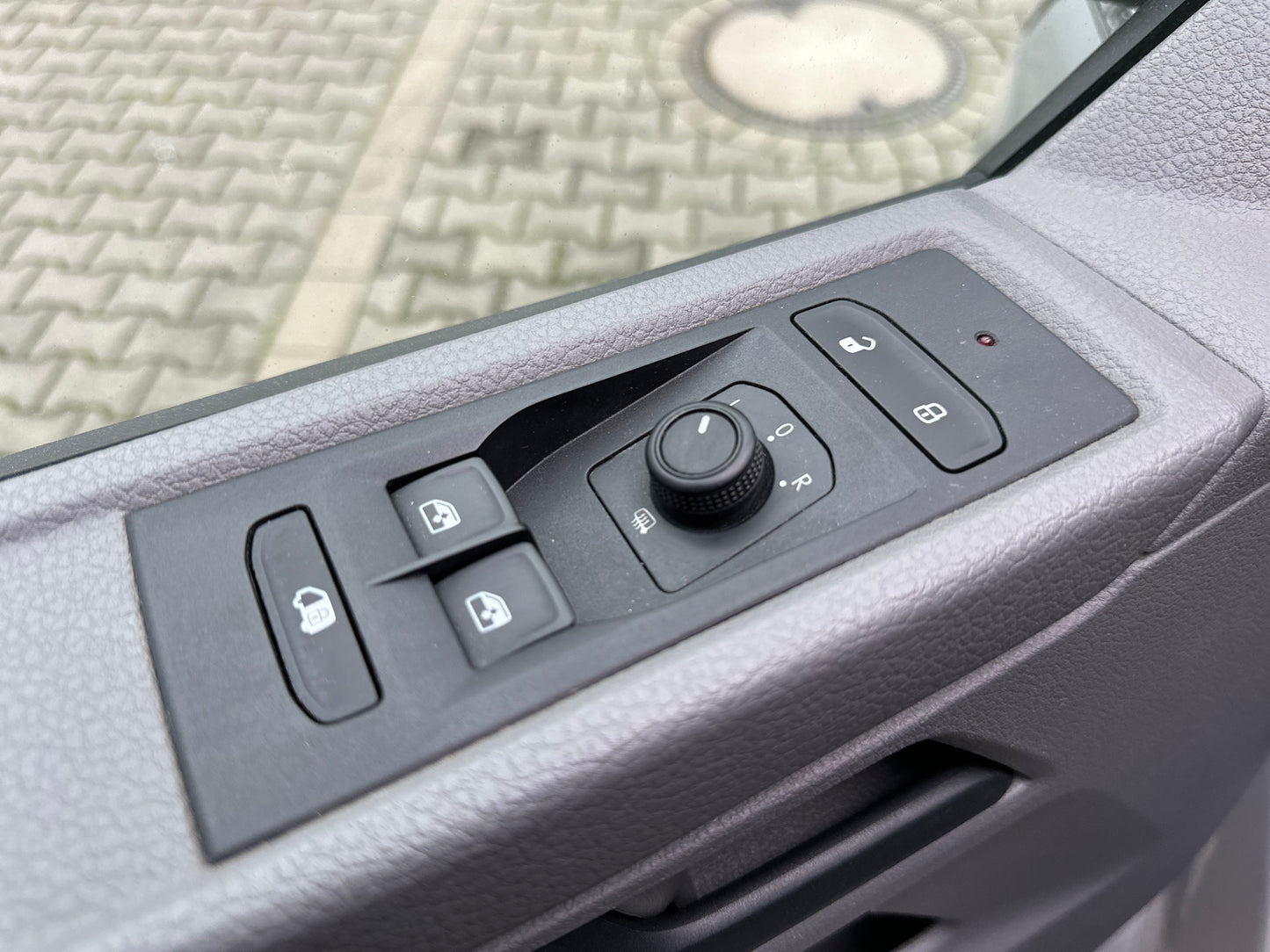 Volkswagen T6.1 Camper 2.0 TDI 110PS unfallfrei | Wohnmobil mit Navi, PDC, Rückfahrkamera | Campervan Umbau 5 Sitzer Leder