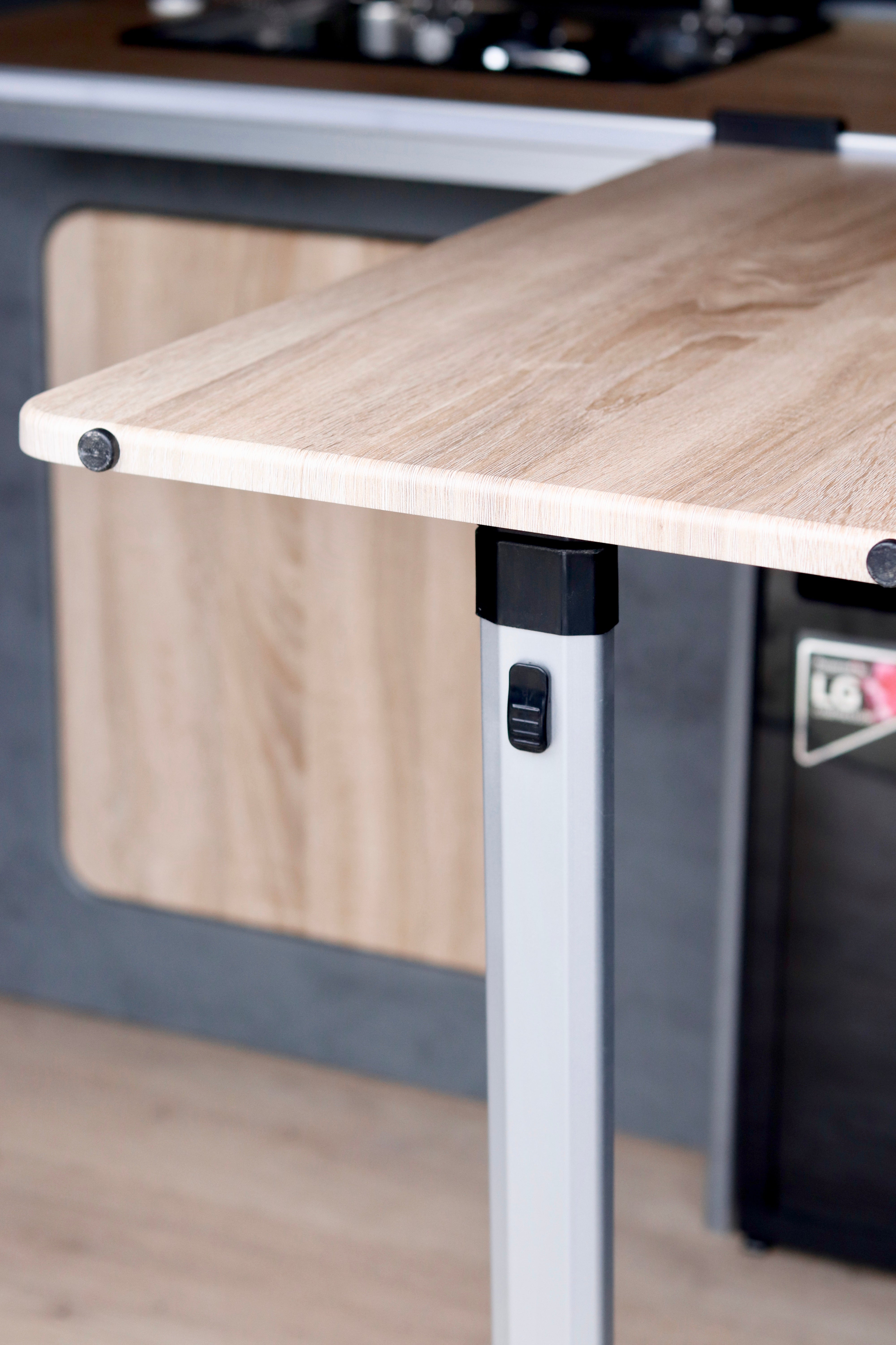 Volkswagen T6.1 Camper 2.0 TDI 150PS unfallfrei | Wohnmobil mit Hubdach Schlafdach, PDC, Anhängerkupplung, Rückfahrkamera | Campervan Umbau 5 Sitzer VW