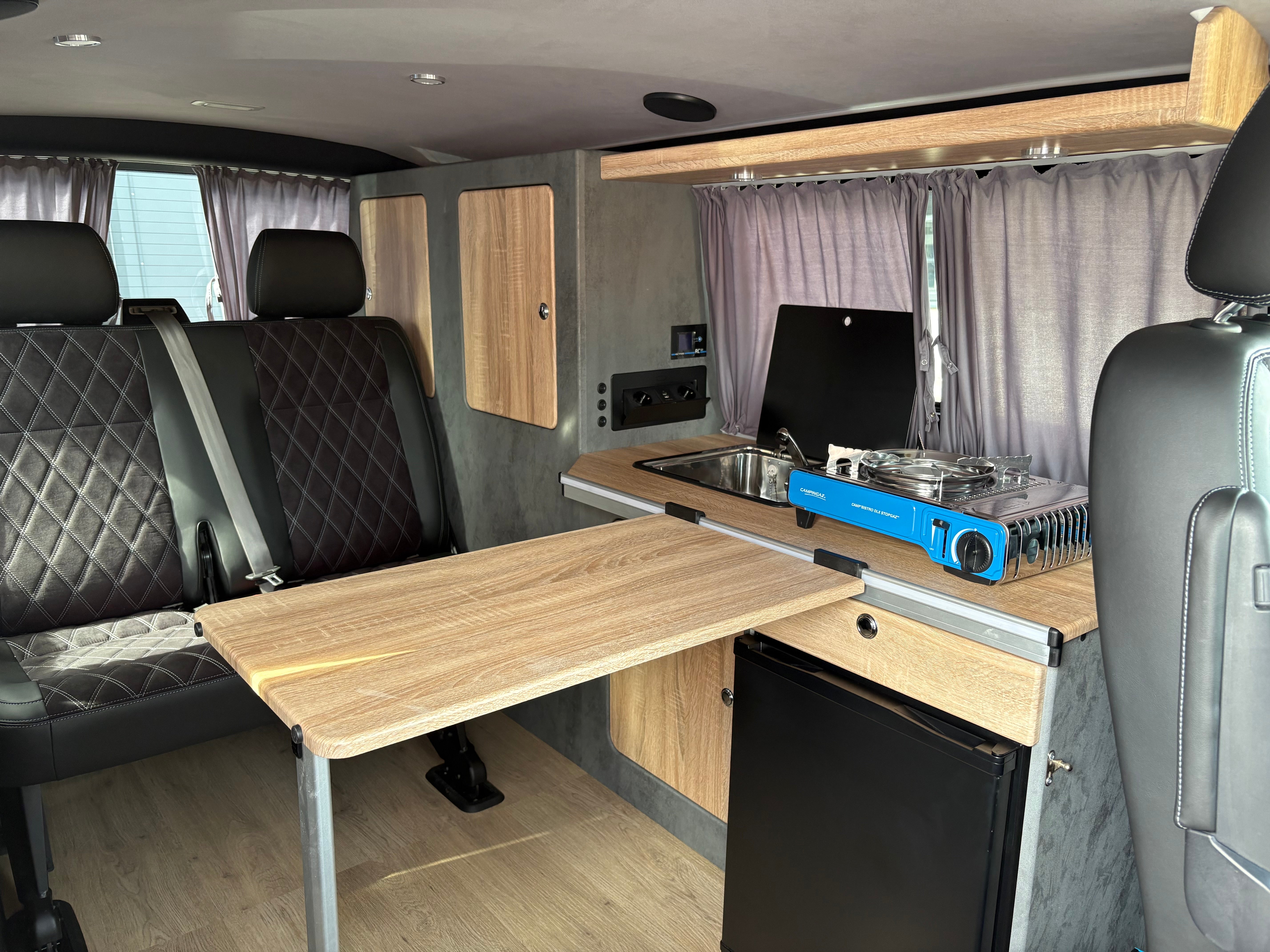 Volkswagen T6.1 Camper nur 59tkm 2.0 TDI 110PS Schaltgetriebe unfallfrei | Wohnmobil mit PDC, Rückfahrkamera | Campervan Umbau 5 Sitzer | VW