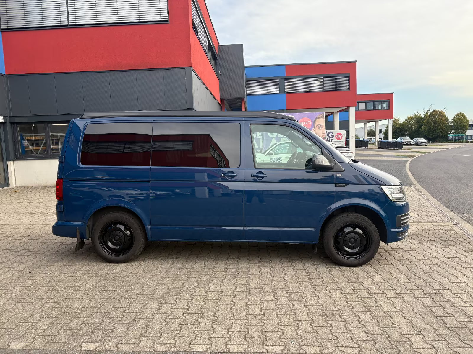 Volkswagen T6 Camper 2.0 TDI DSG Automatik 150PS unfallfrei | Wohnmobil mit Hubdach Schlafdach Standheizung, Rückfahrkamera mit PDC | Campervan Umbau 5 Sitzer | VW Bulli