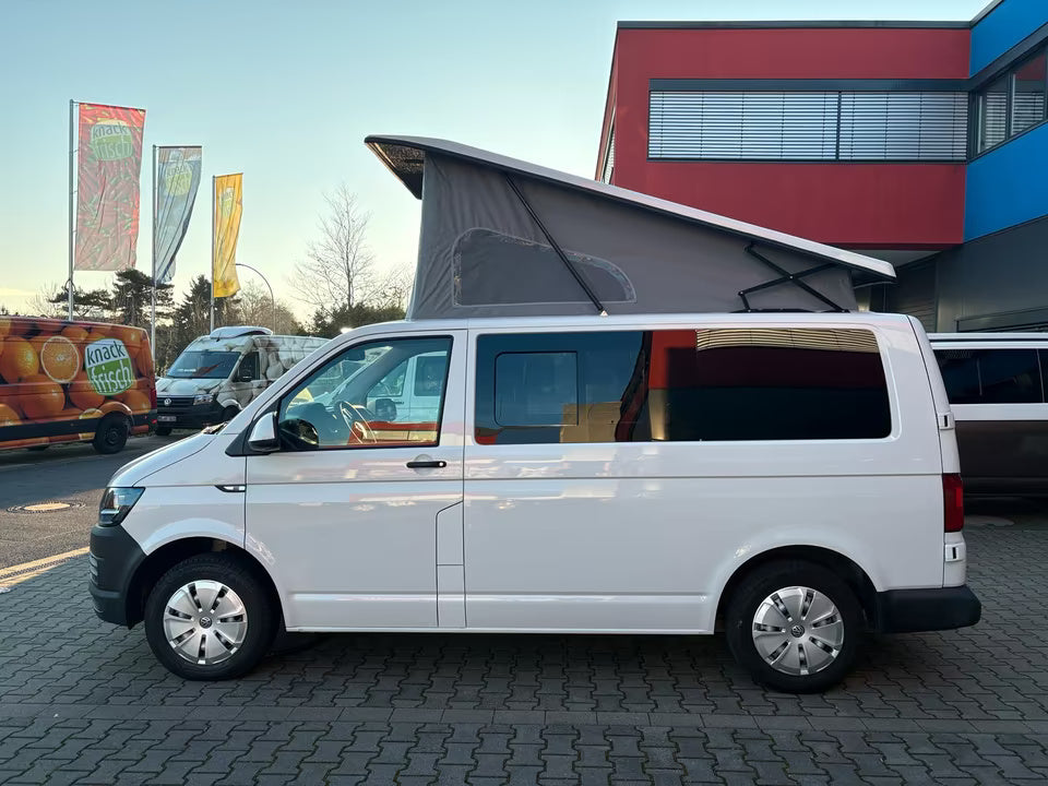 Volkswagen T6 Camper 2.0 TDI 114PS unfallfrei | Wohnmobil mit Hubdach Schlafdach, PDC, Anhängerkupplung, Rückfahrkamera | Campervan Umbau 5 Sitzer VW