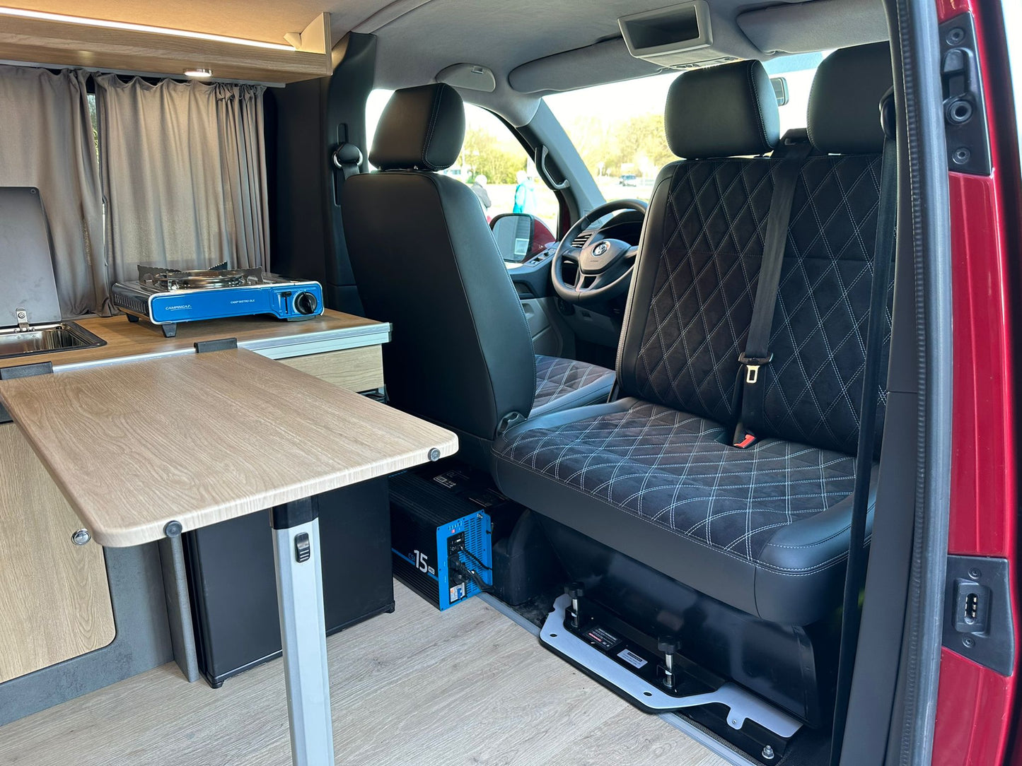 Volkswagen T6 Camper 2.0 TDI 102PS unfallfrei | Wohnmobil, PDC, Navi, Rückfahrkamera | Campervan Umbau 5 Sitzer