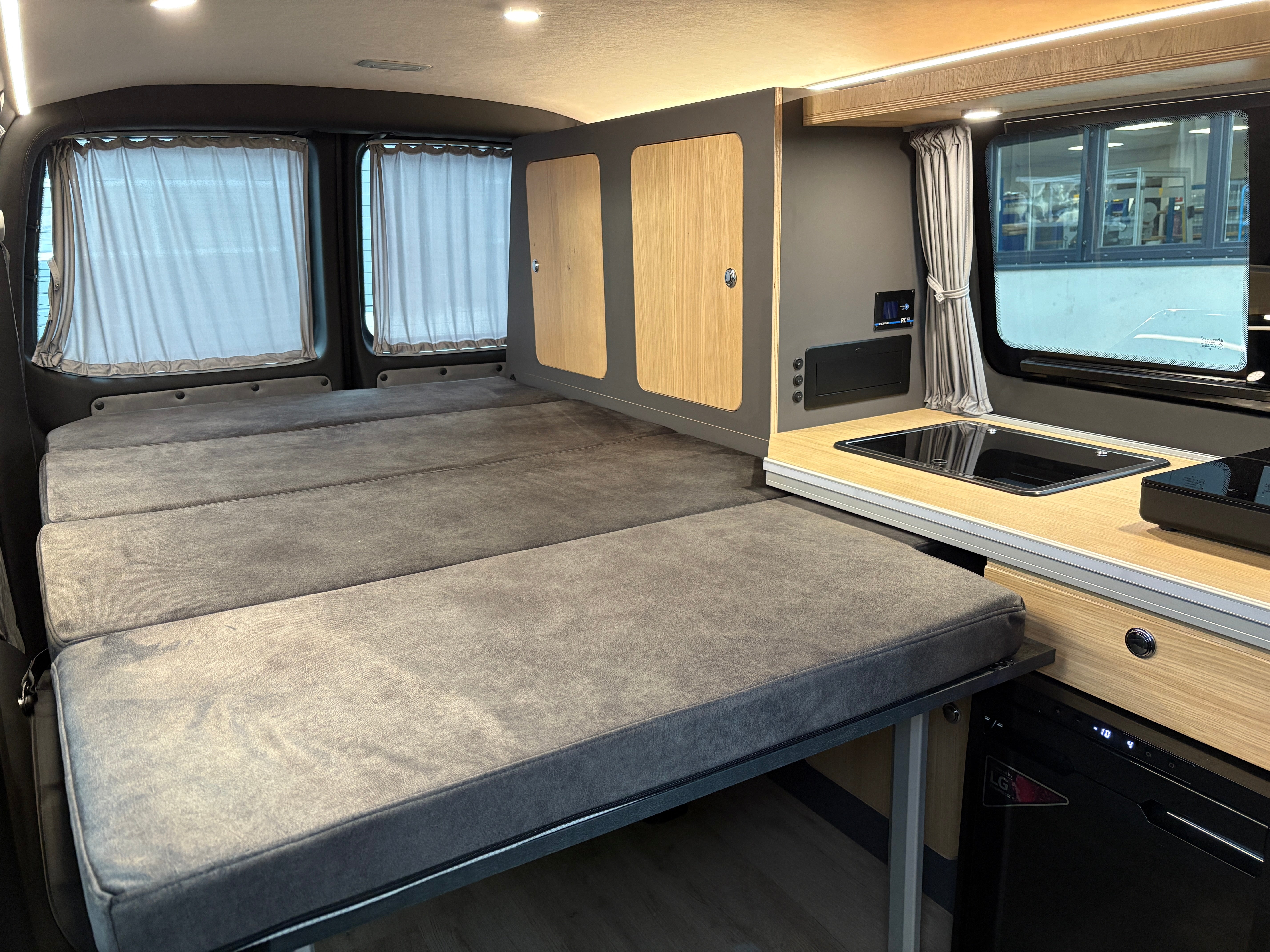 Volkswagen T6.1 Camper 2.0 TDI 150PS DSG Automatik unfallfrei | Wohnmobil mit Navi, PDC, Rückfahrkamera | Campervan Umbau 5 Sitzer | VW Bulli