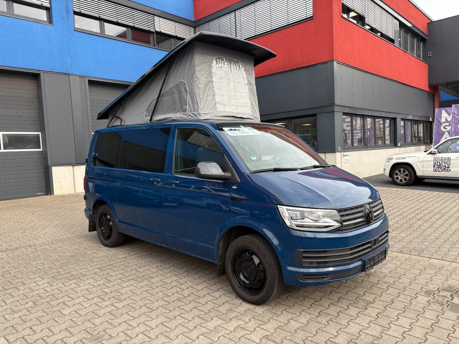 Volkswagen T6 Camper 2.0 TDI DSG Automatik 150PS unfallfrei | Wohnmobil mit Hubdach Schlafdach Standheizung, Rückfahrkamera mit PDC | Campervan Umbau 5 Sitzer | VW Bulli