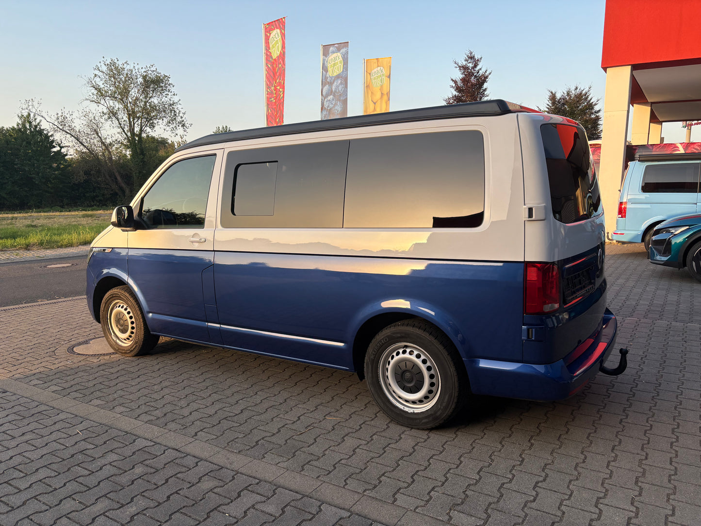 Volkswagen T6.1 Camper 2.0 TDI 150PS unfallfrei | Wohnmobil mit Hubdach Schlafdach, PDC, Navi, Rückfahrkamera | Campervan Umbau 5 Sitzer VW