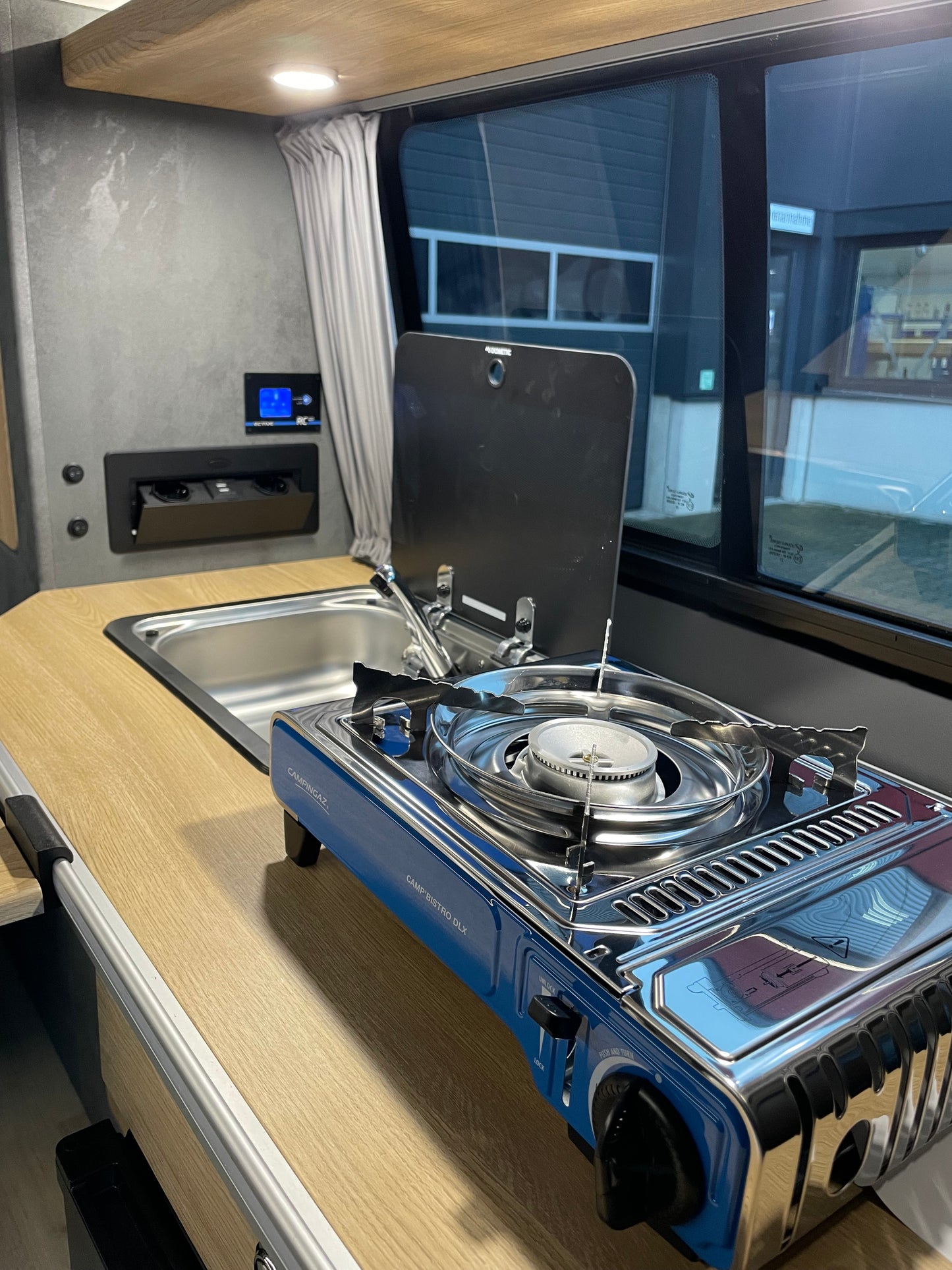 Volkswagen T6 DSG Camper 2.0 TDI 150PS unfallfrei | Wohnmobil mit Hubdach Schlafdach, PDC, Navi, Rückfahrkamera