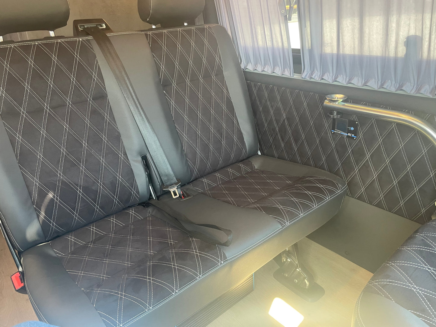 Volkswagen T6 Camper mit Toilette 2.0 TDI 150PS unfallfrei | Wohnmobil, PDC, Navi, Rückfahrkamera | Campervan Umbau 4 Sitzer