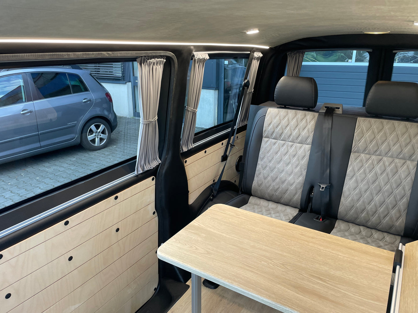 Volkswagen T6 Camper DSG 2.0 TDI 150PS unfallfrei | Wohnmobil mit Original VW Standheizung, PDC, Navi | Campervan Umbau 5 Sitzer